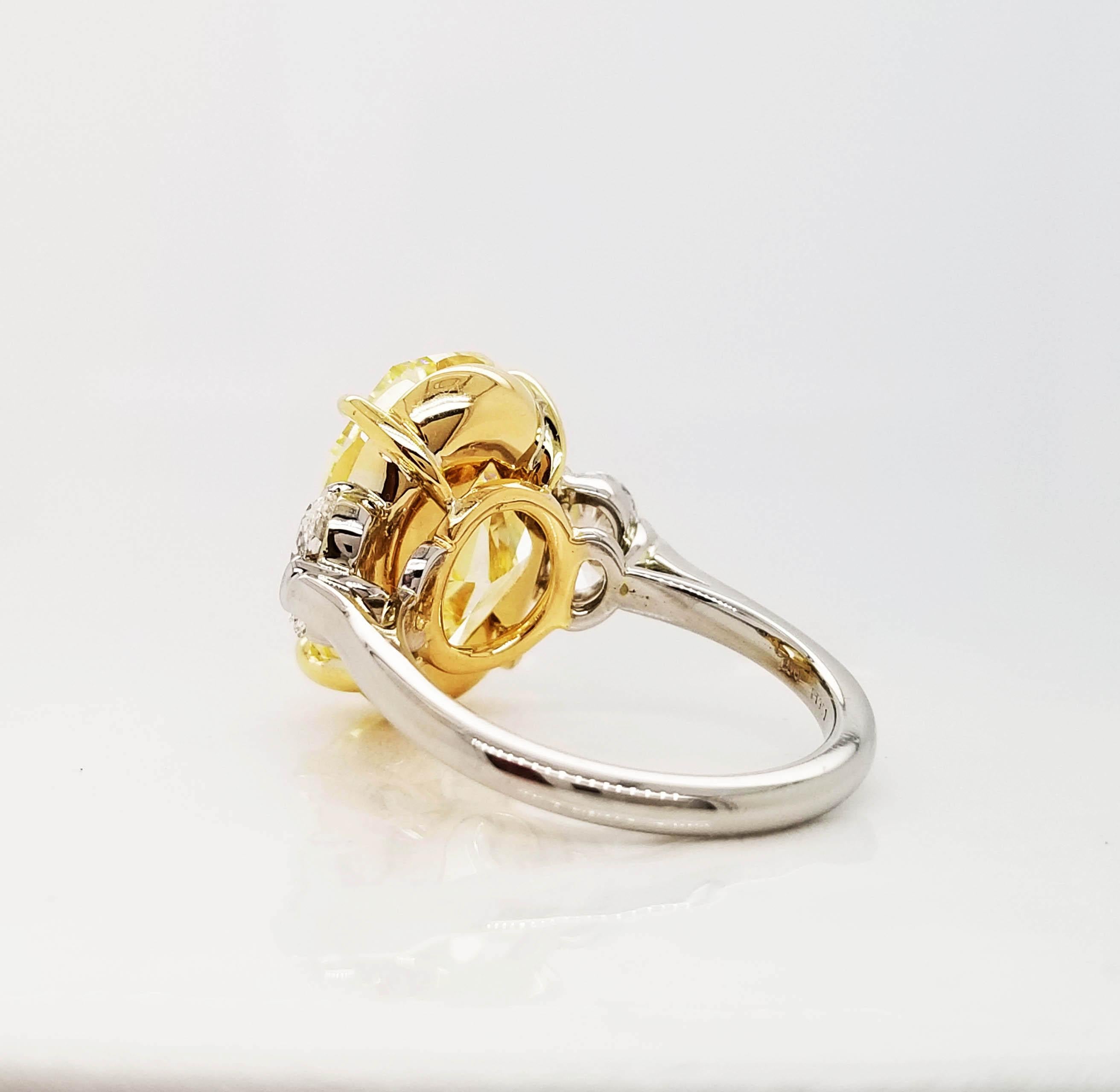 Scarselli Verlobungsring, 10 Karat ovaler intensiv gelber Fancy-Diamant (Ovalschliff) im Angebot
