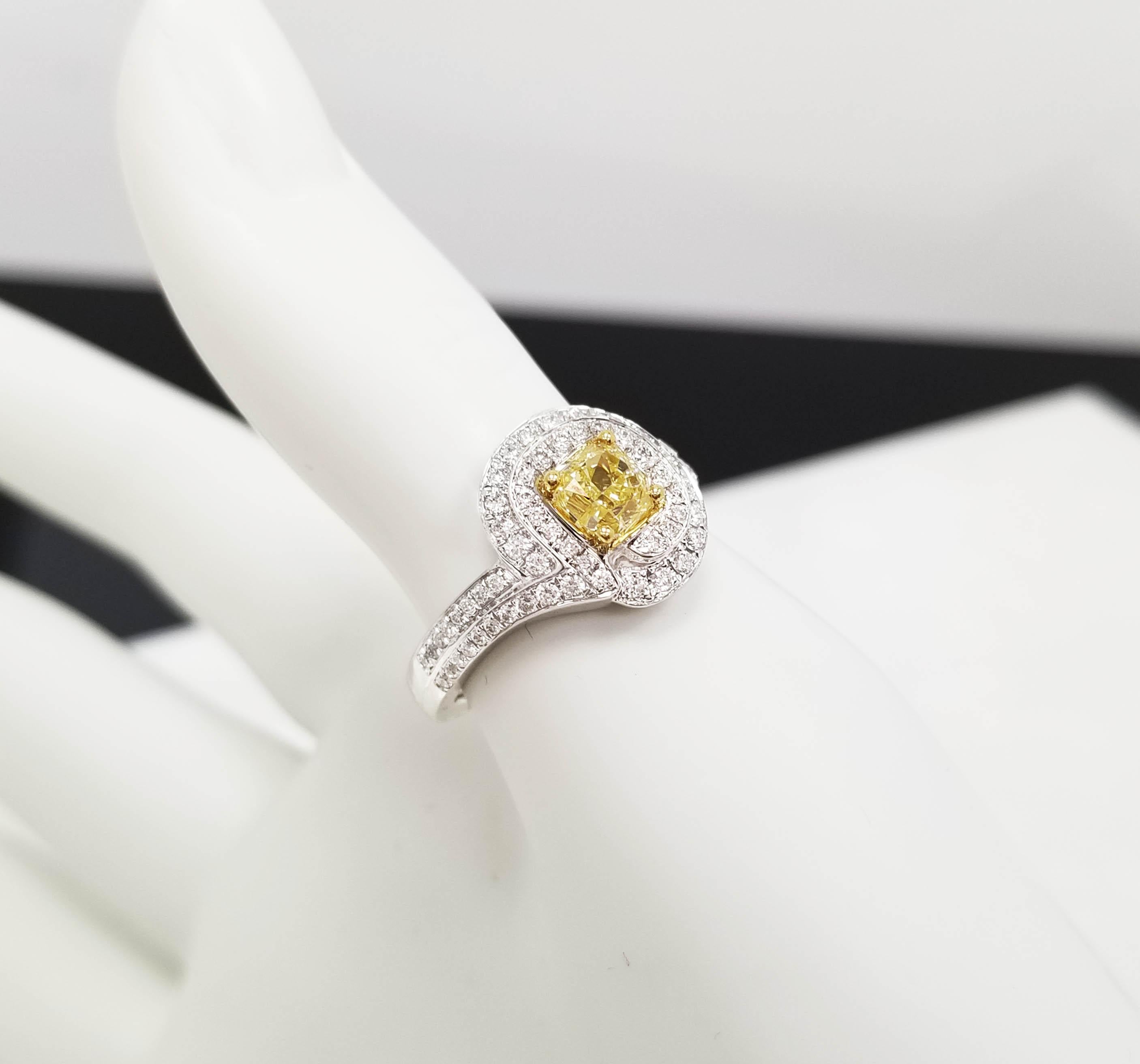 Scarselli GIA-Certified 1 Carat Fancy Yellow Natural Diamond 18k Engagement Ring In New Condition For Sale In New York, NY
