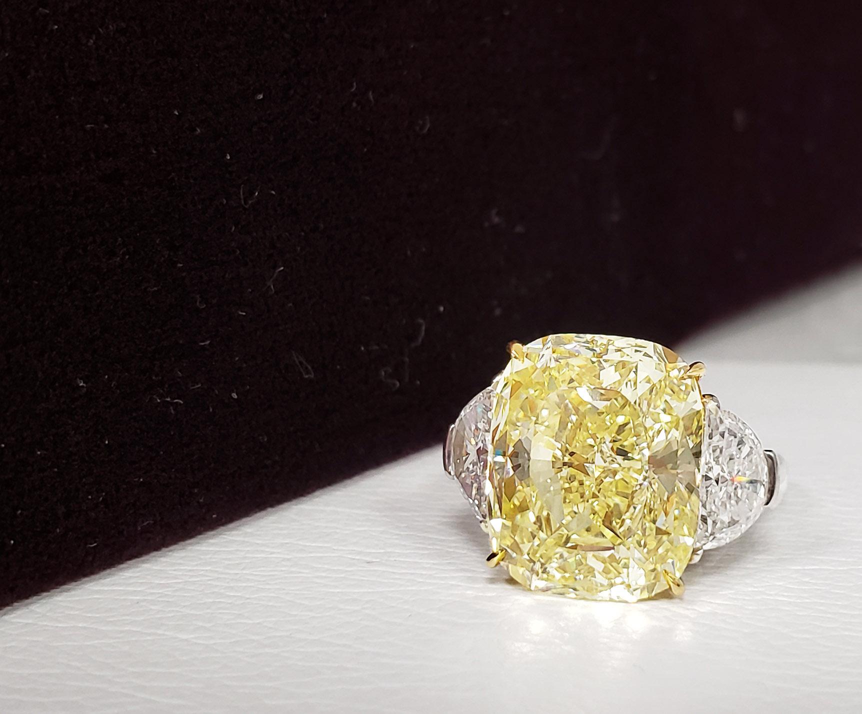 SCARSELLI 11 Carat Fancy Yellow Diamond Engagement Ring in Platinum In New Condition For Sale In New York, NY
