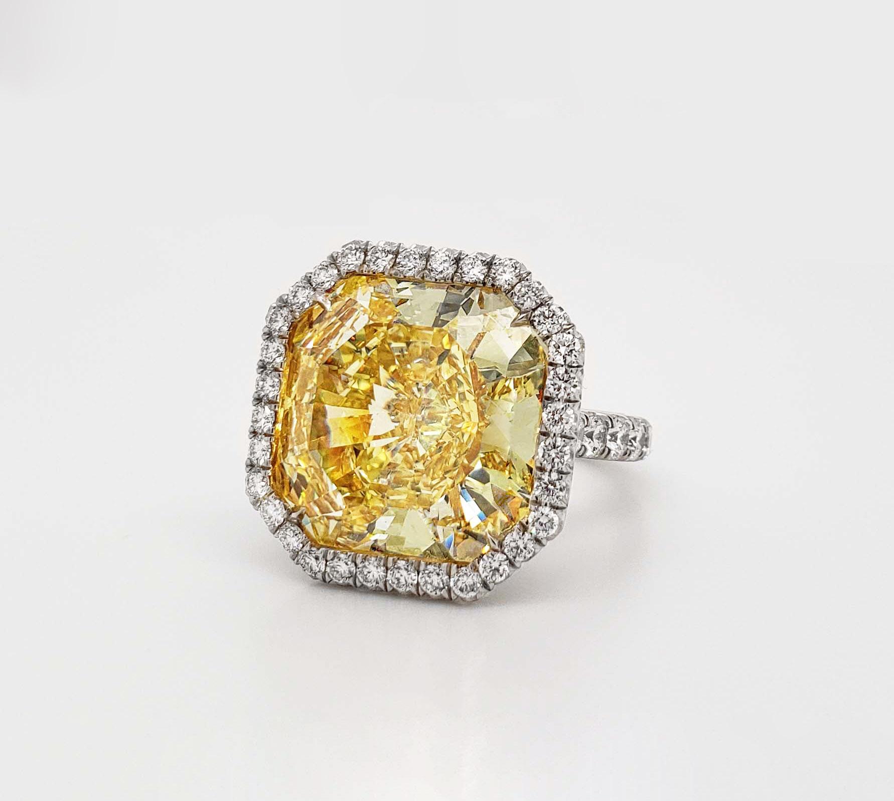 Scarselli 15 Carat Fancy Intense Yellow Diamond Ring Internally Flawless GIA In New Condition For Sale In New York, NY