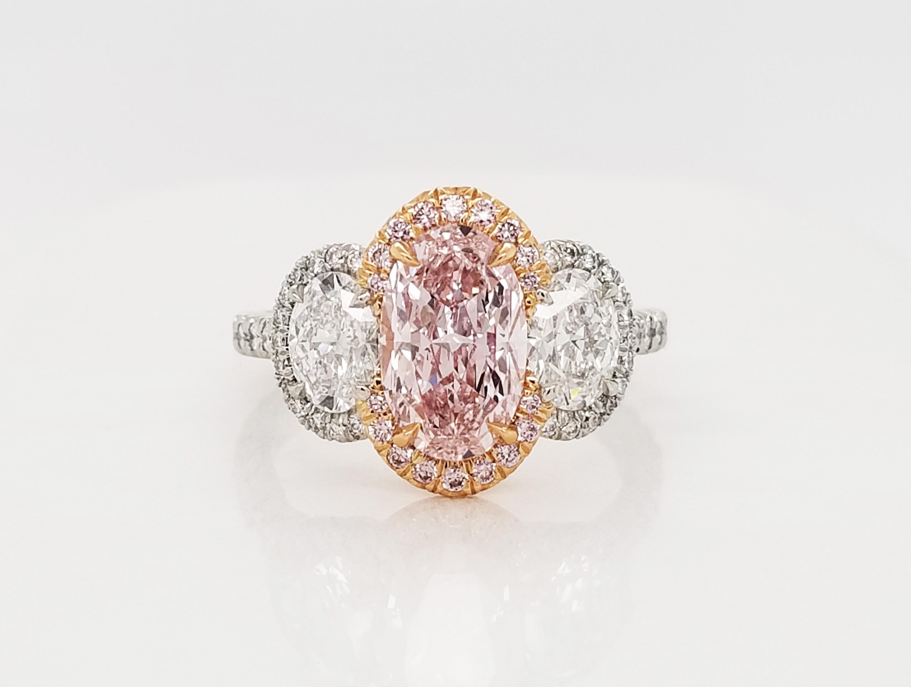 Scarselli 1.50 Carat Fancy Pink Oval Diamond Ring in Platinum and 18 Karat Gold In New Condition In New York, NY