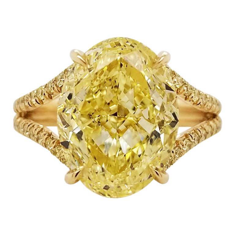 Scarselli 18 Karat Gold Ring 6 Carat Fancy Intense Yellow Oval Cut Diamond For Sale