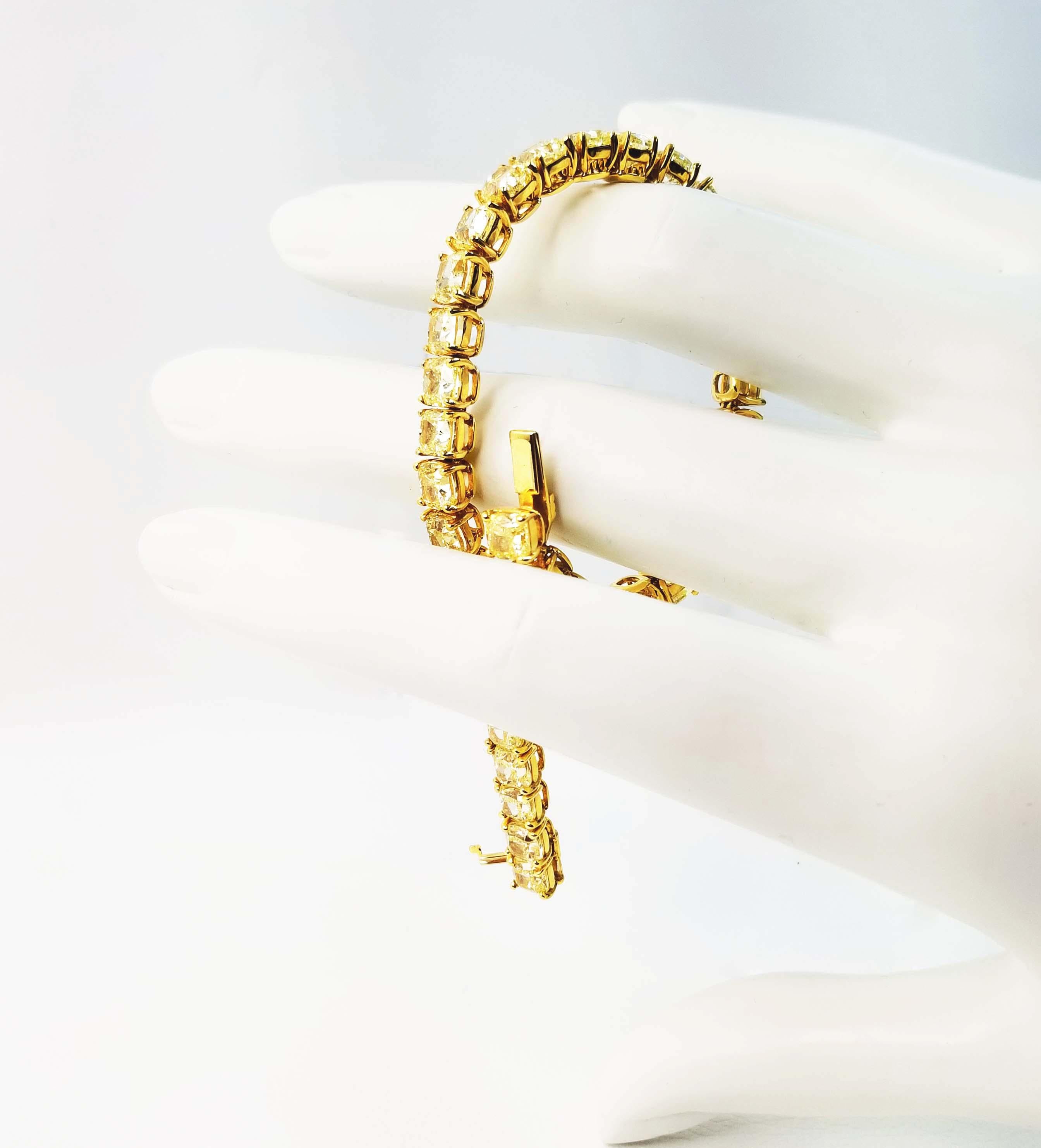 SCARSELLI 18 Karat Gold Line Armband Cushion Gelbe Diamanten GIA im Zustand „Neu“ in New York, NY