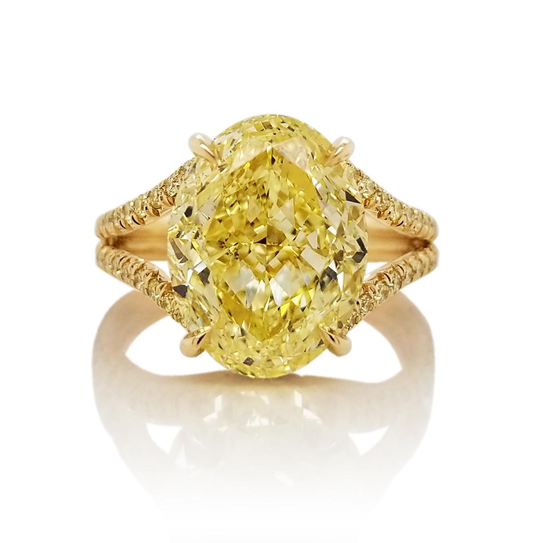 Scarselli 18 Karat Gold Ring 6 Carat Fancy Intense Yellow Oval Cut Diamond For Sale 1