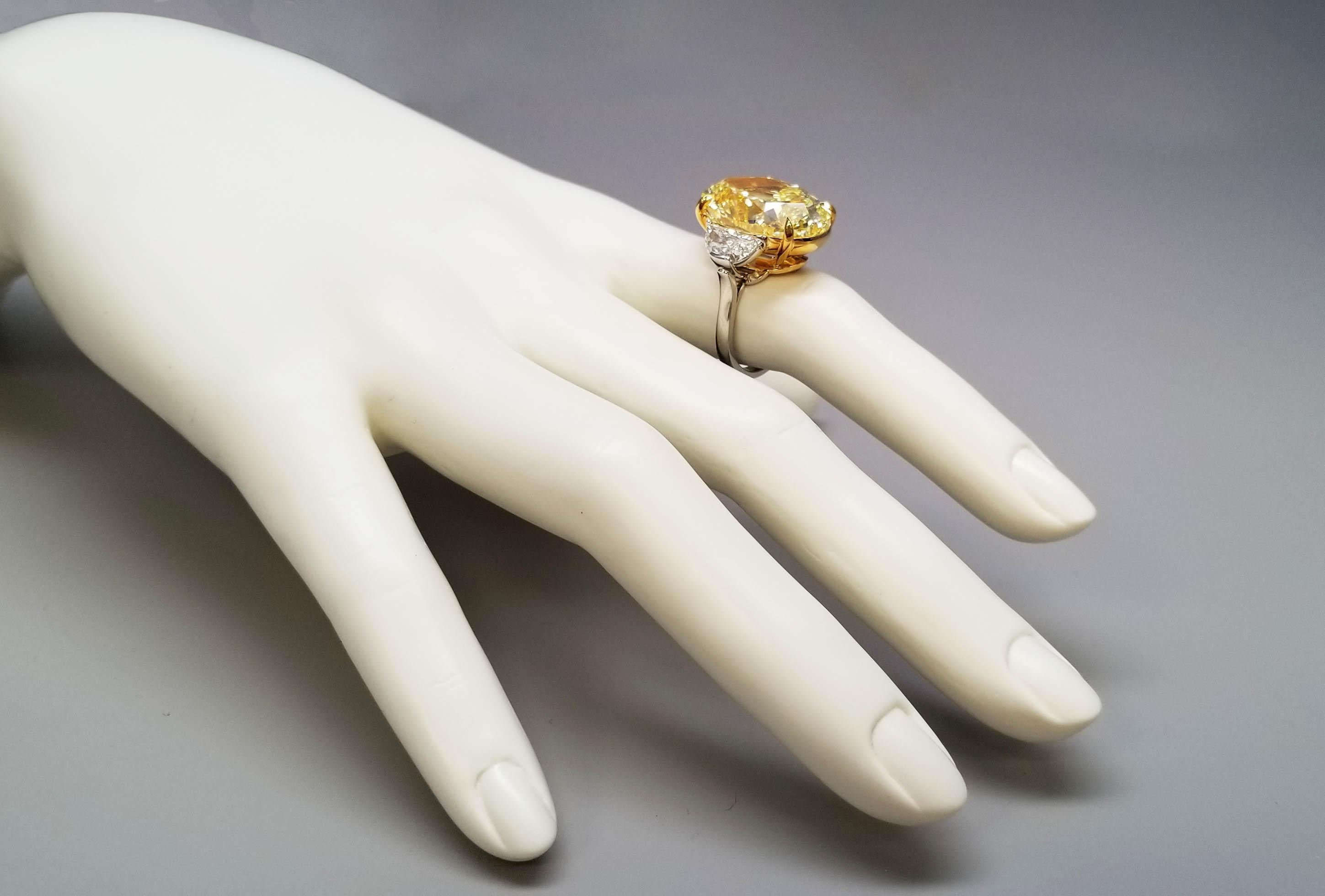 Contemporary Scarselli 20 Carat Fancy Intense Yellow Diamond Ring