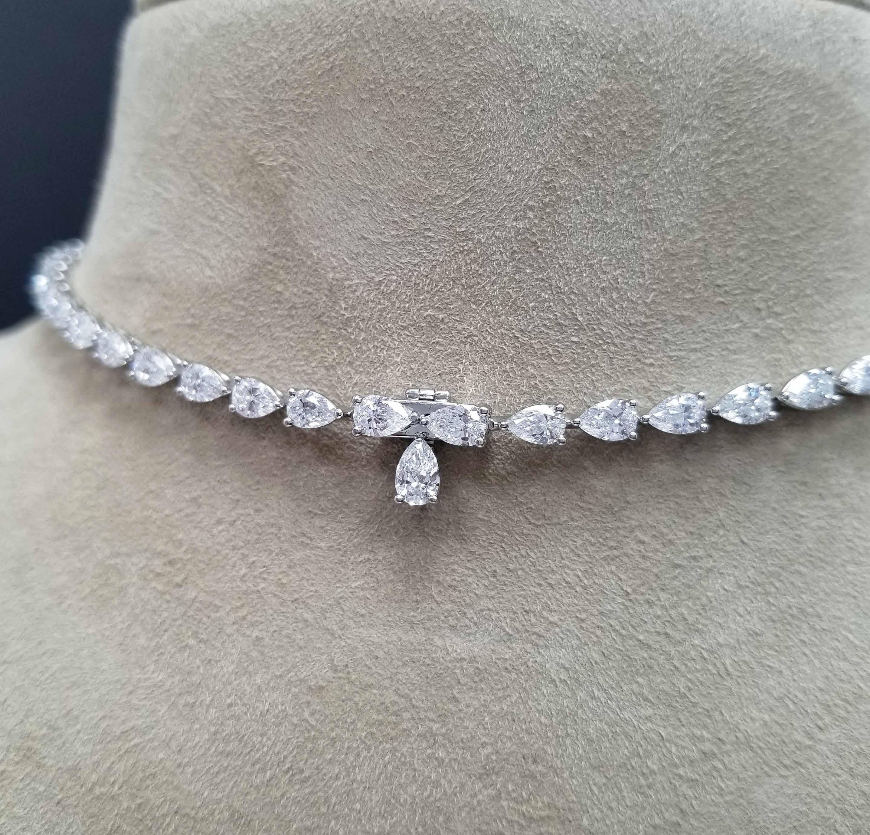 SCARSELLI 22 Karat Birnenschliff Diamant-Halskette aus Platin im Zustand „Neu“ in New York, NY