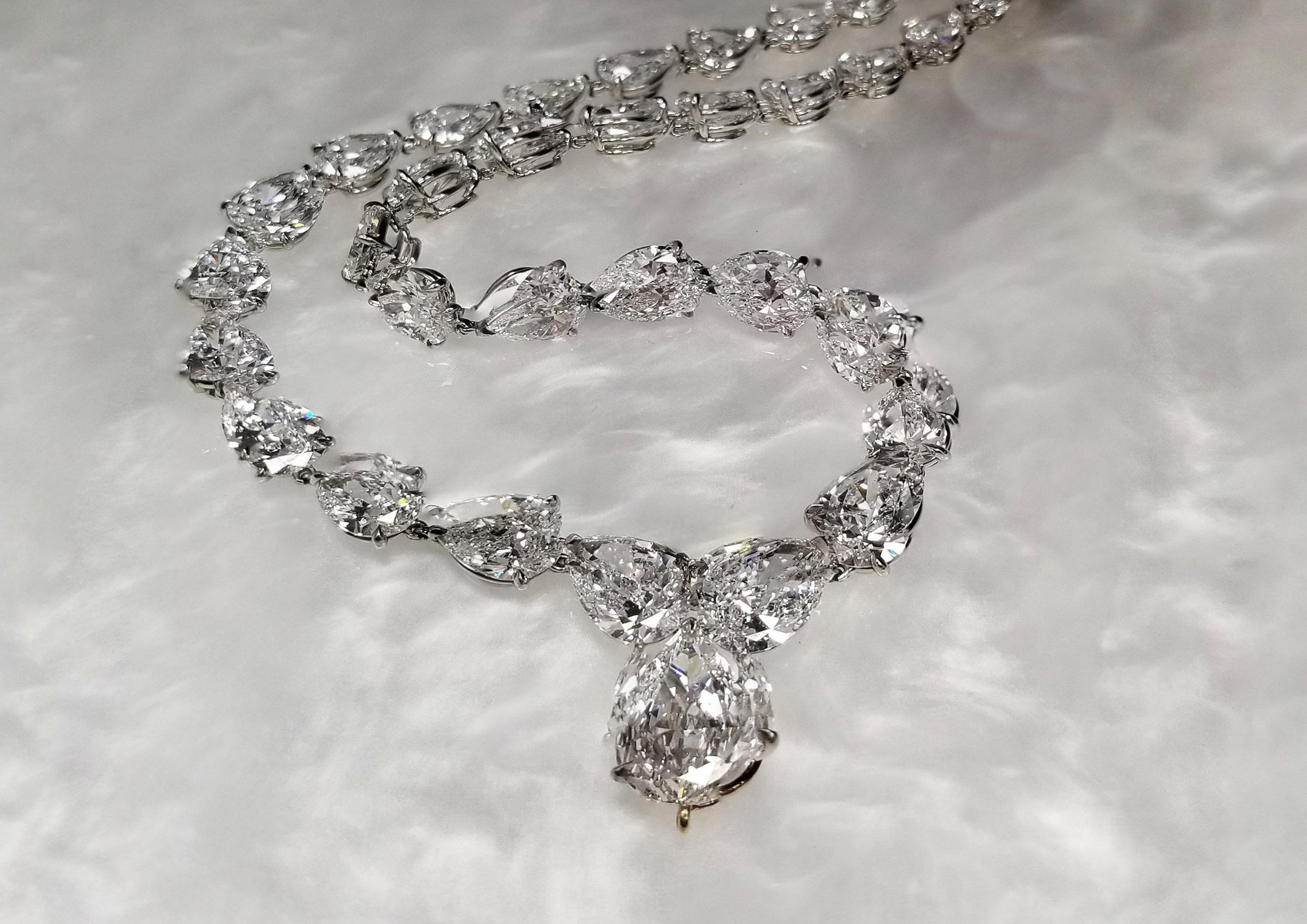 Contemporain Scarselli Collier tennis en platine avec diamants taille poire de 31 carats certifiés GIA en vente