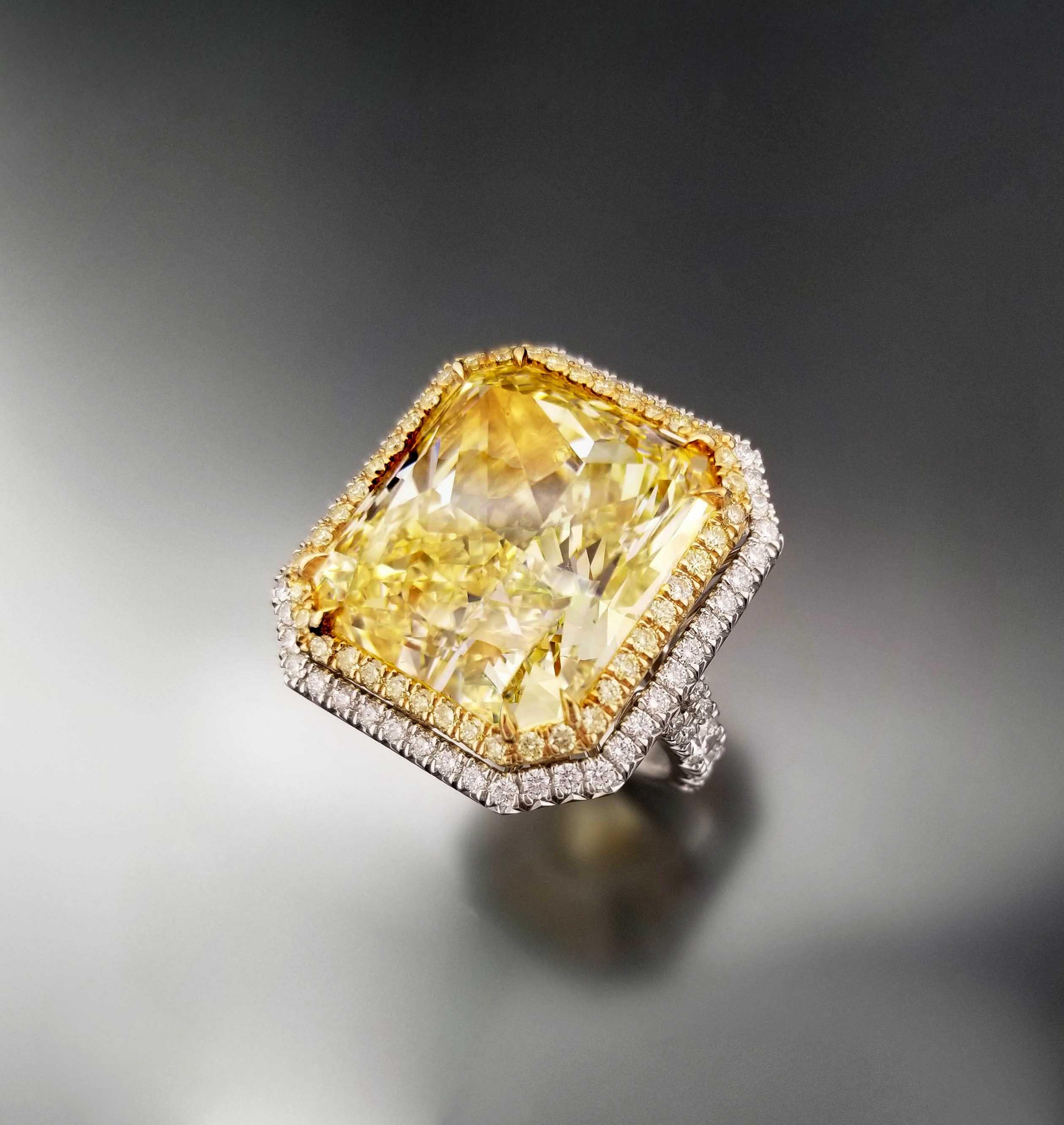 SCARSELLI 24 Karat Ausgefallener gelber Fancy-Diamantring aus Platin GIA im Angebot 2