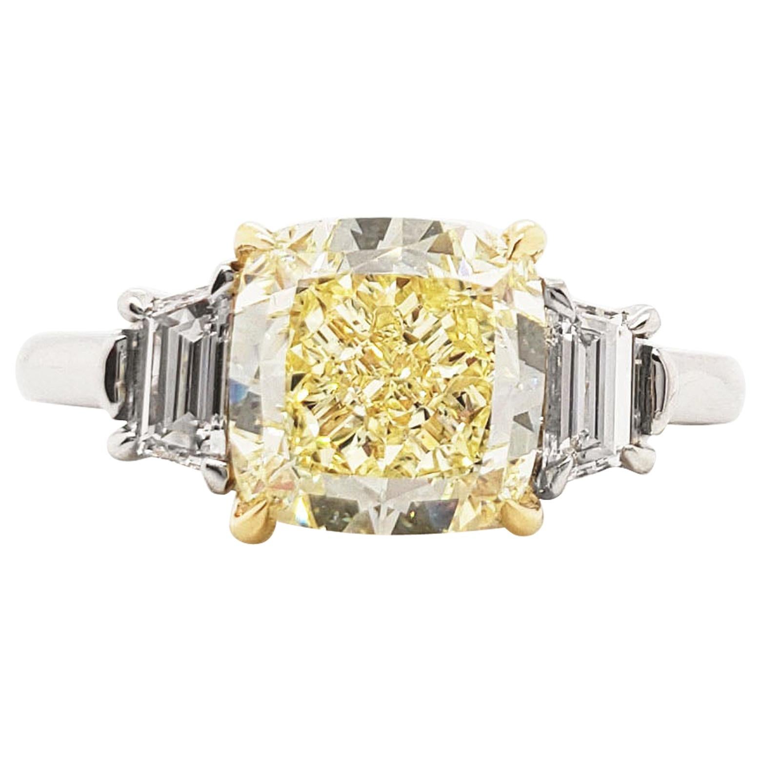 Scarselli GIA 3 Carat VVS2 Fancy Light Yellow Diamond Engagement Ring Platinum