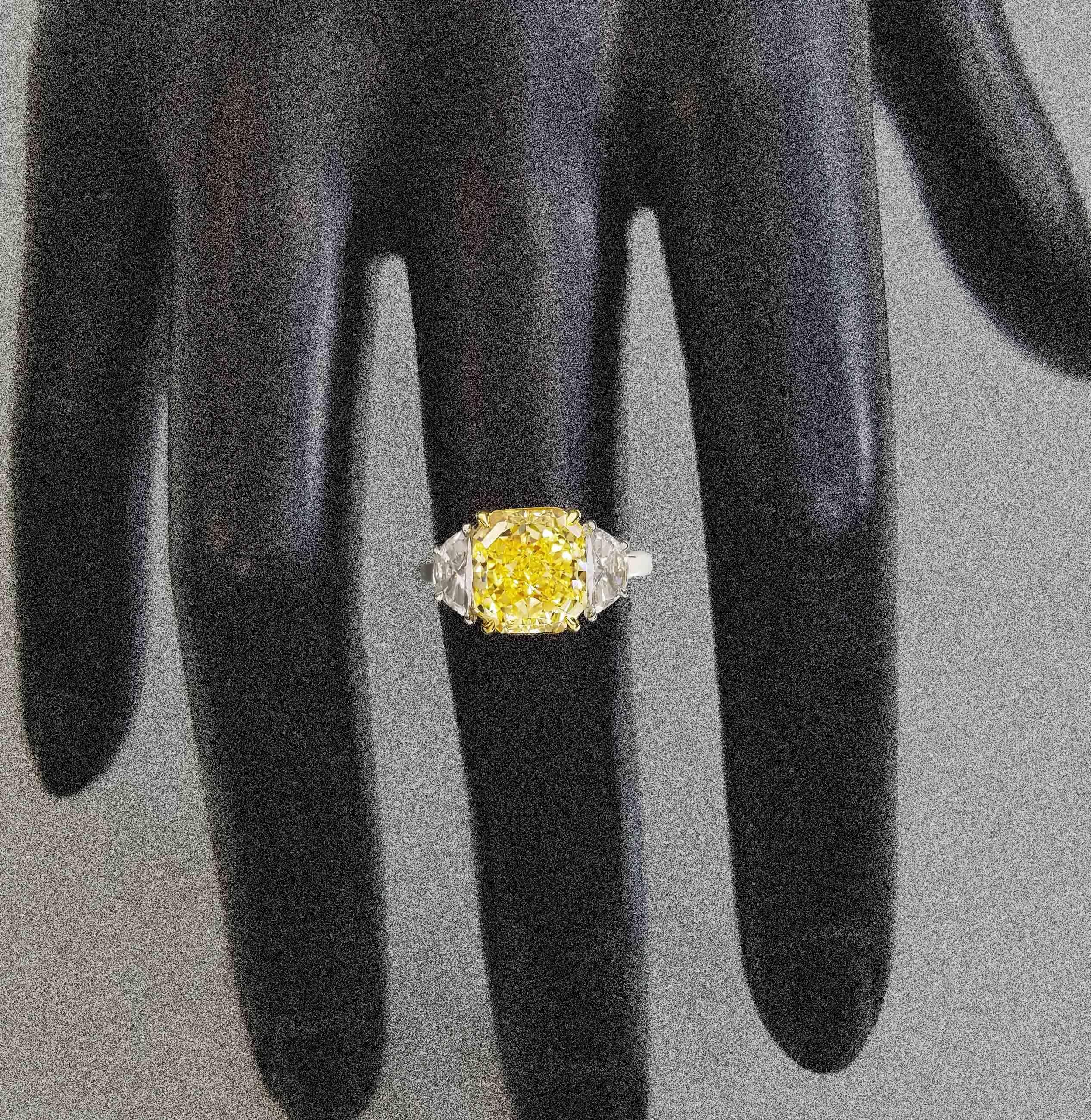 Contemporary Scarselli 3 Plus Fancy Vivid Yellow Natural Diamond Engagement Platinum Ring GIA For Sale