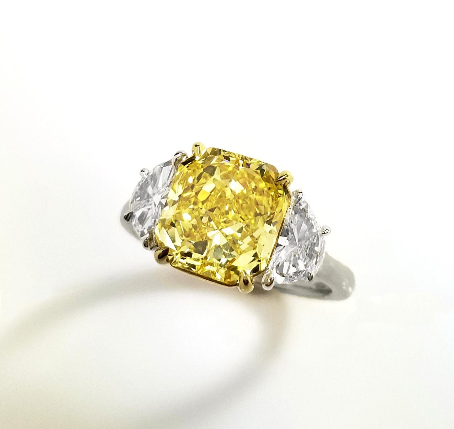Scarselli 3 Plus Fancy Vivid Gelb Natürlicher Diamant Verlobungsring aus Platin GIA im Angebot 3