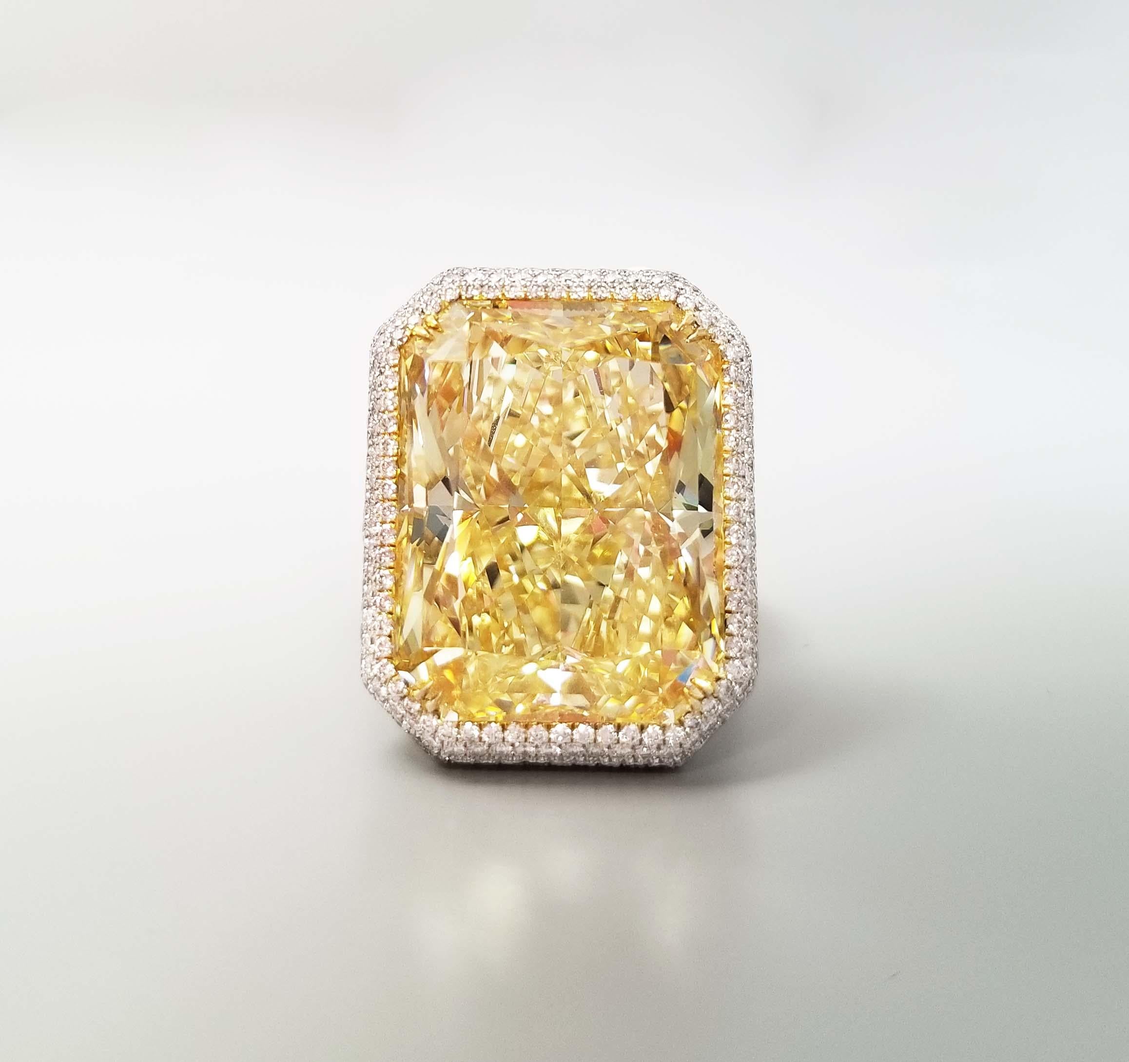 Scarselli 31 Carat Natural Fancy Yellow Diamond Ring VS1 Clarity in Platinum GIA For Sale 1