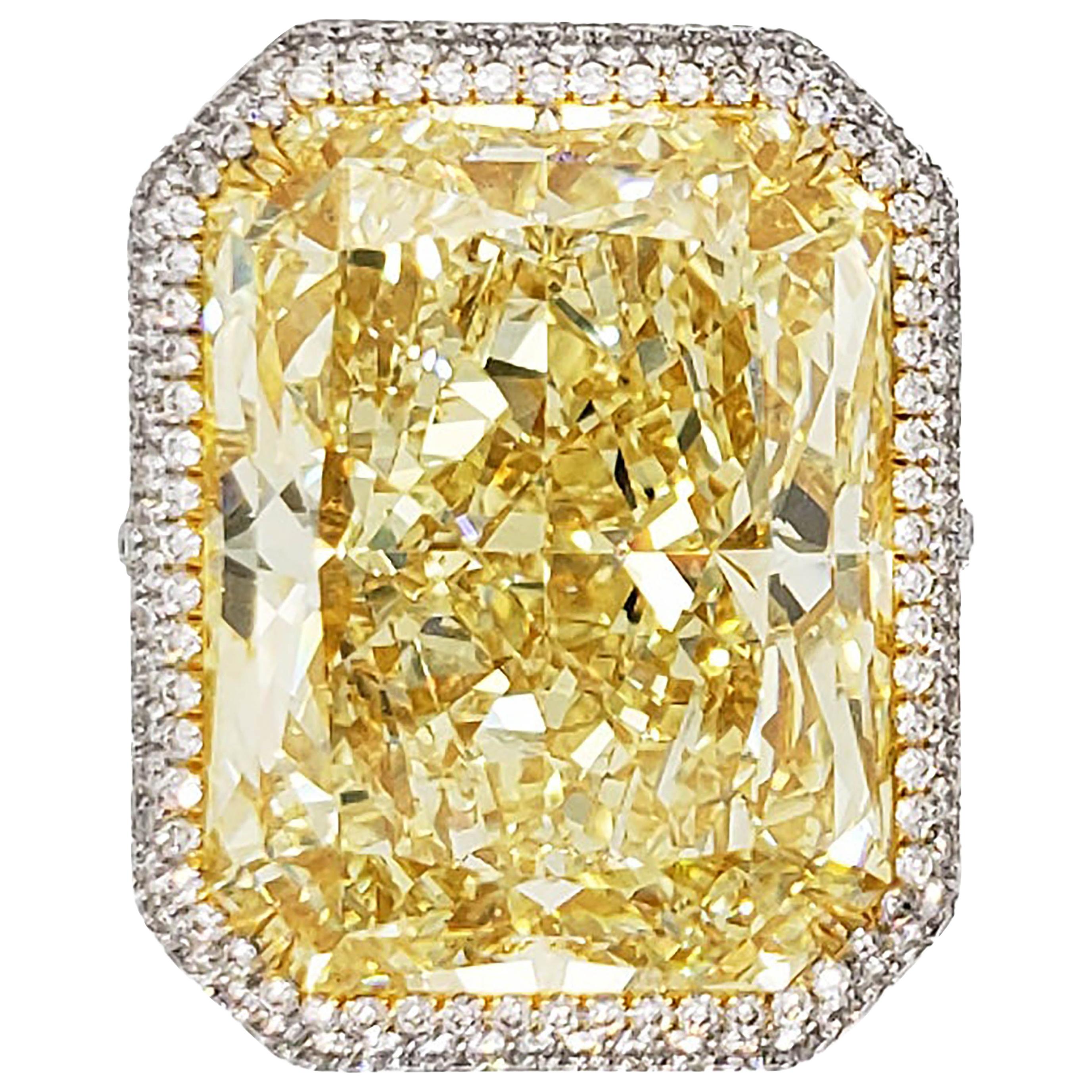 Scarselli 31 Carat Natural Fancy Yellow Diamond Ring VS1 Clarity in Platinum GIA For Sale
