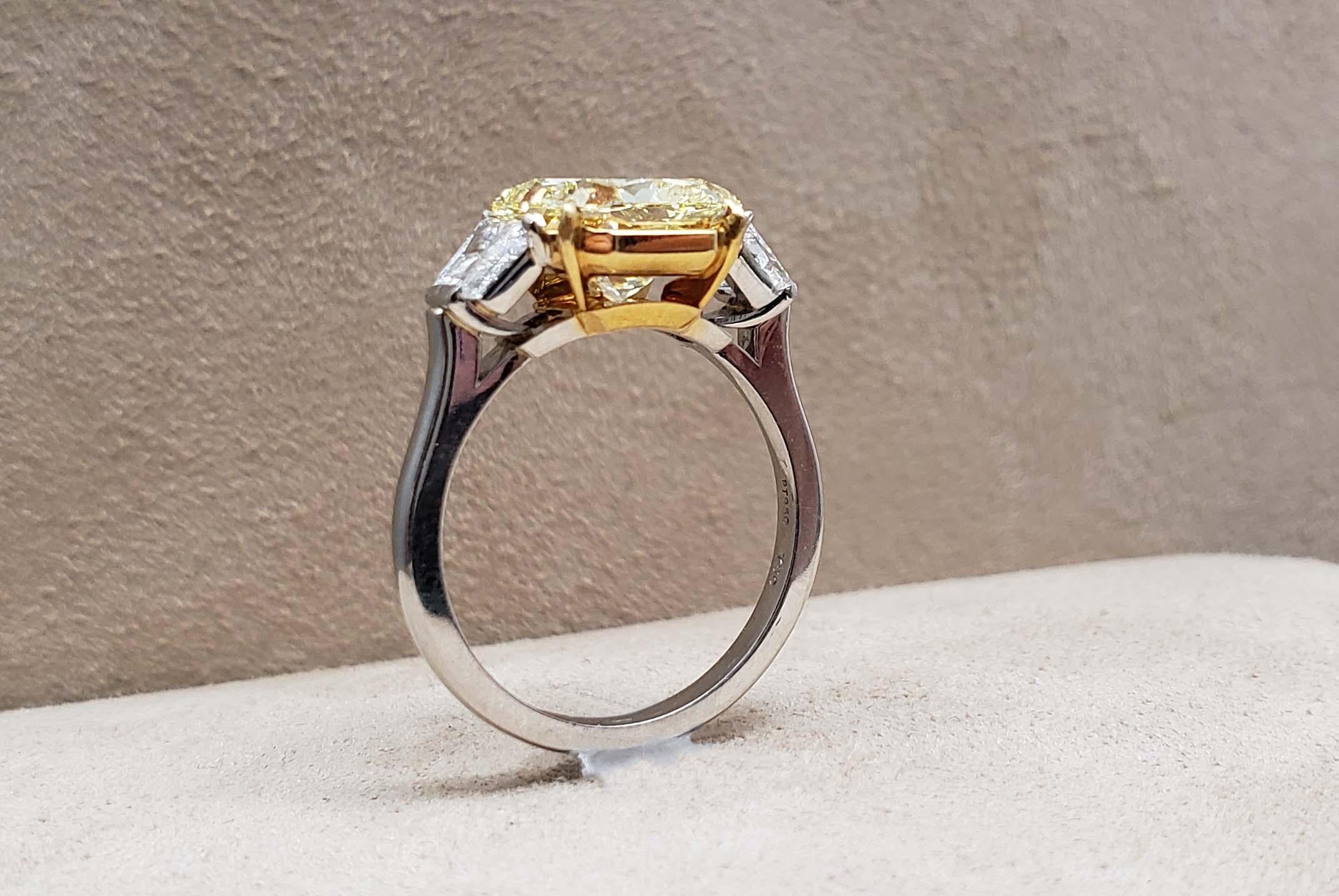Scarselli Platinring, 4 Karat gelber strahlender Diamant, VVS2, GIA-zertifiziert im Zustand „Neu“ in New York, NY