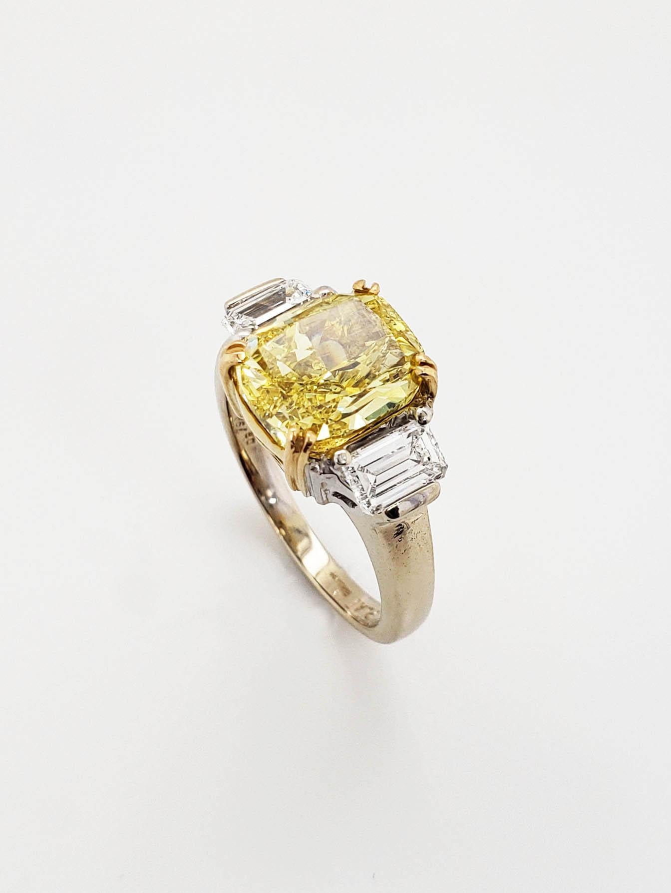 Cushion Cut Scarselli 4 Carats Fancy Vivid Yellow Cushion Diamond Ring in Platinum 'GIA'