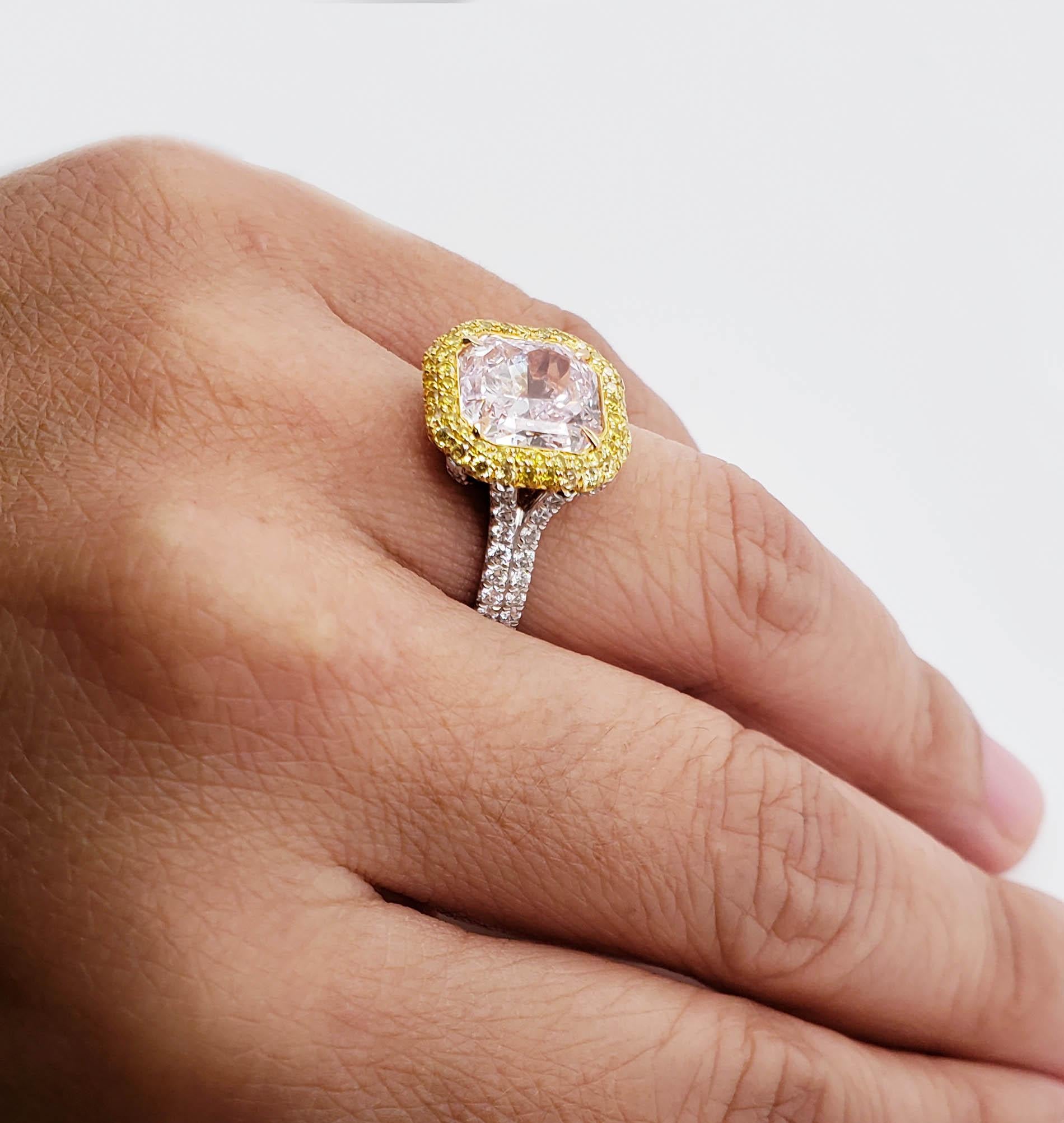 Scarselli Platin Ring 4 Karat Strahlender hellrosa-violetter Diamant  Damen im Angebot