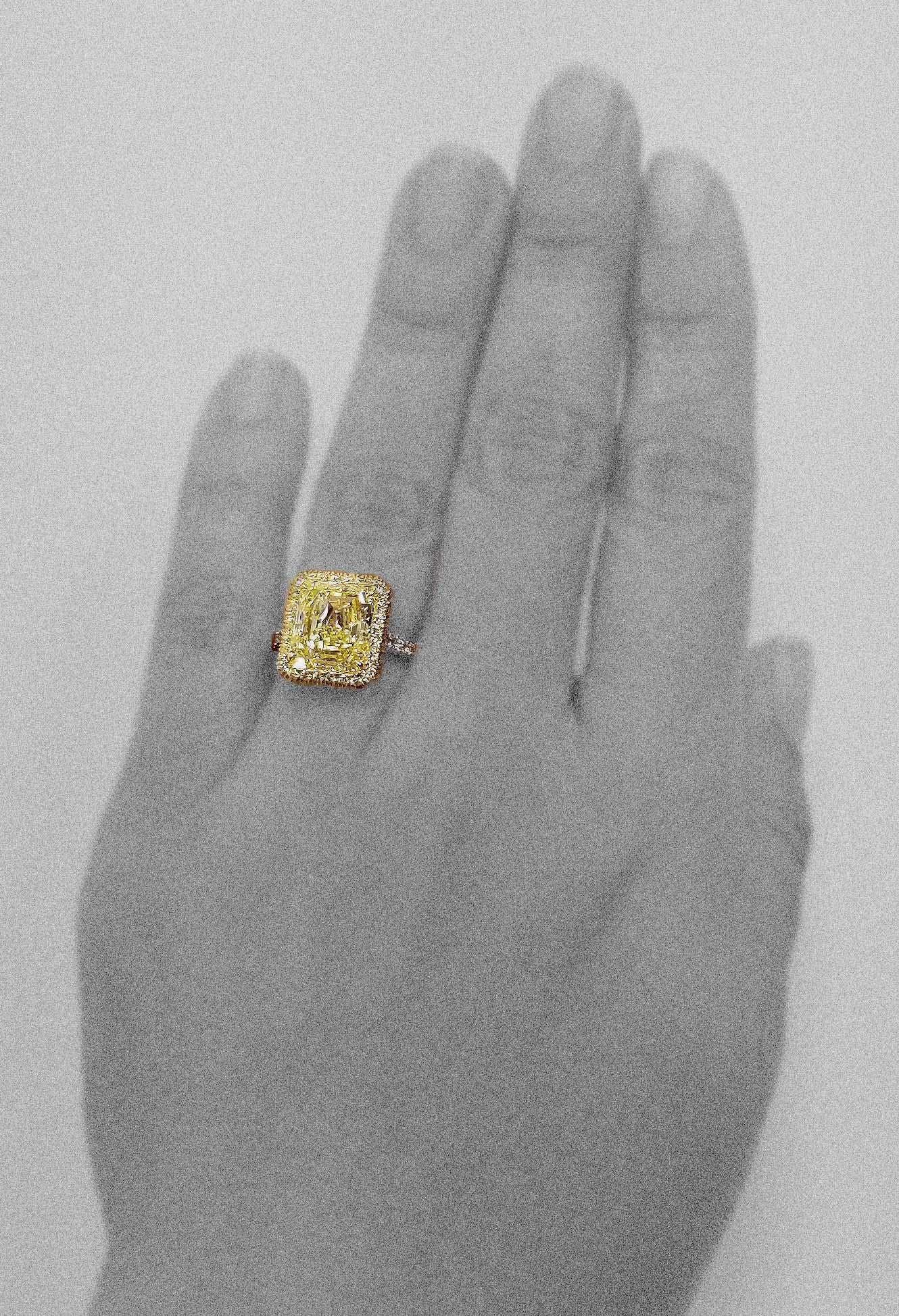 Scarselli 5 Carat Emerald Fancy Intense Yellow Diamond Engagement Ring GIA 3