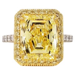 Bague de fiançailles Scarselli avec diamant jaune intense de 5 carats et émeraude GIA