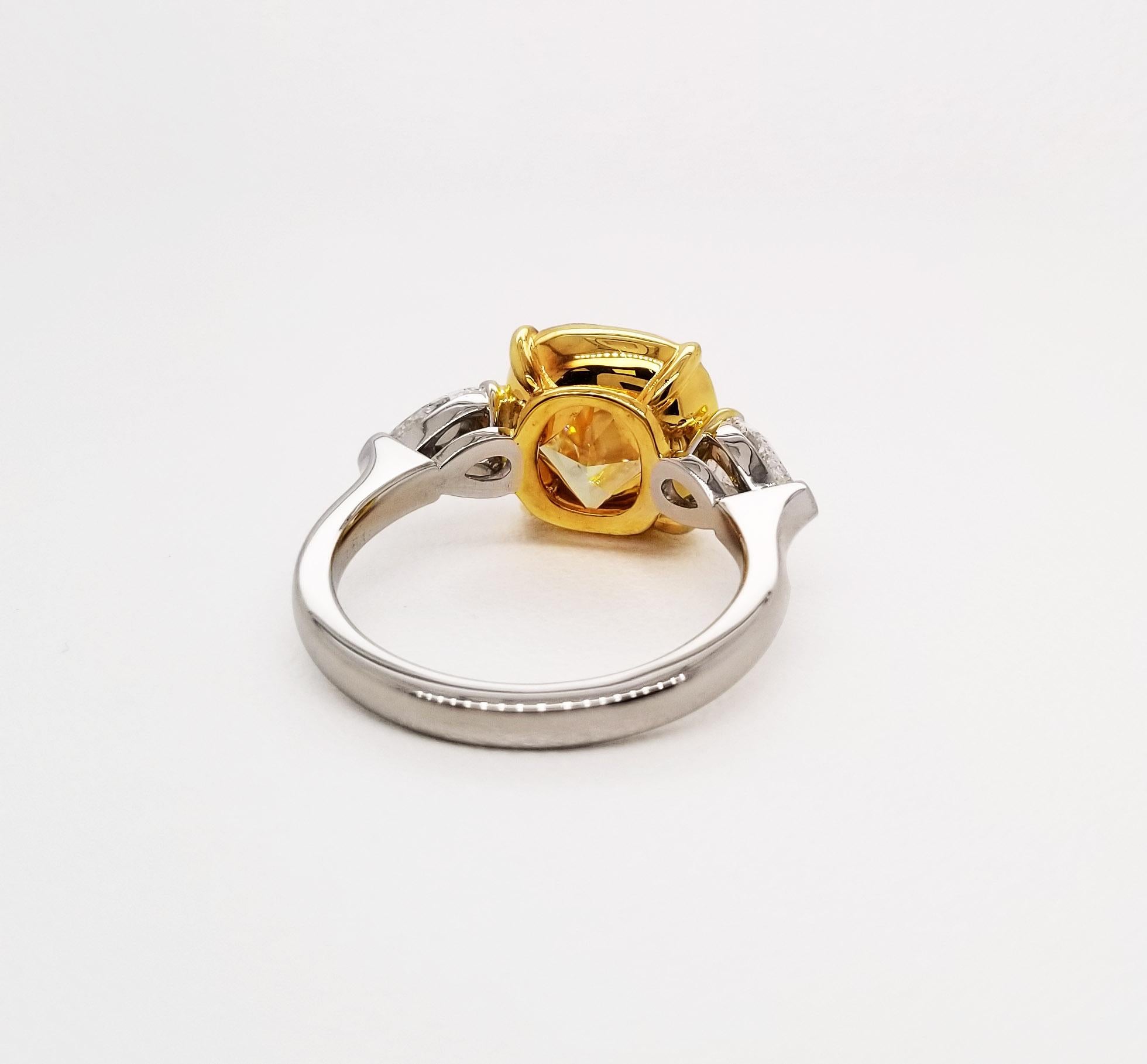 Scarselli Verlobungsring mit 5 Karat gelbem Fancy-Diamant im Zustand „Neu“ im Angebot in New York, NY