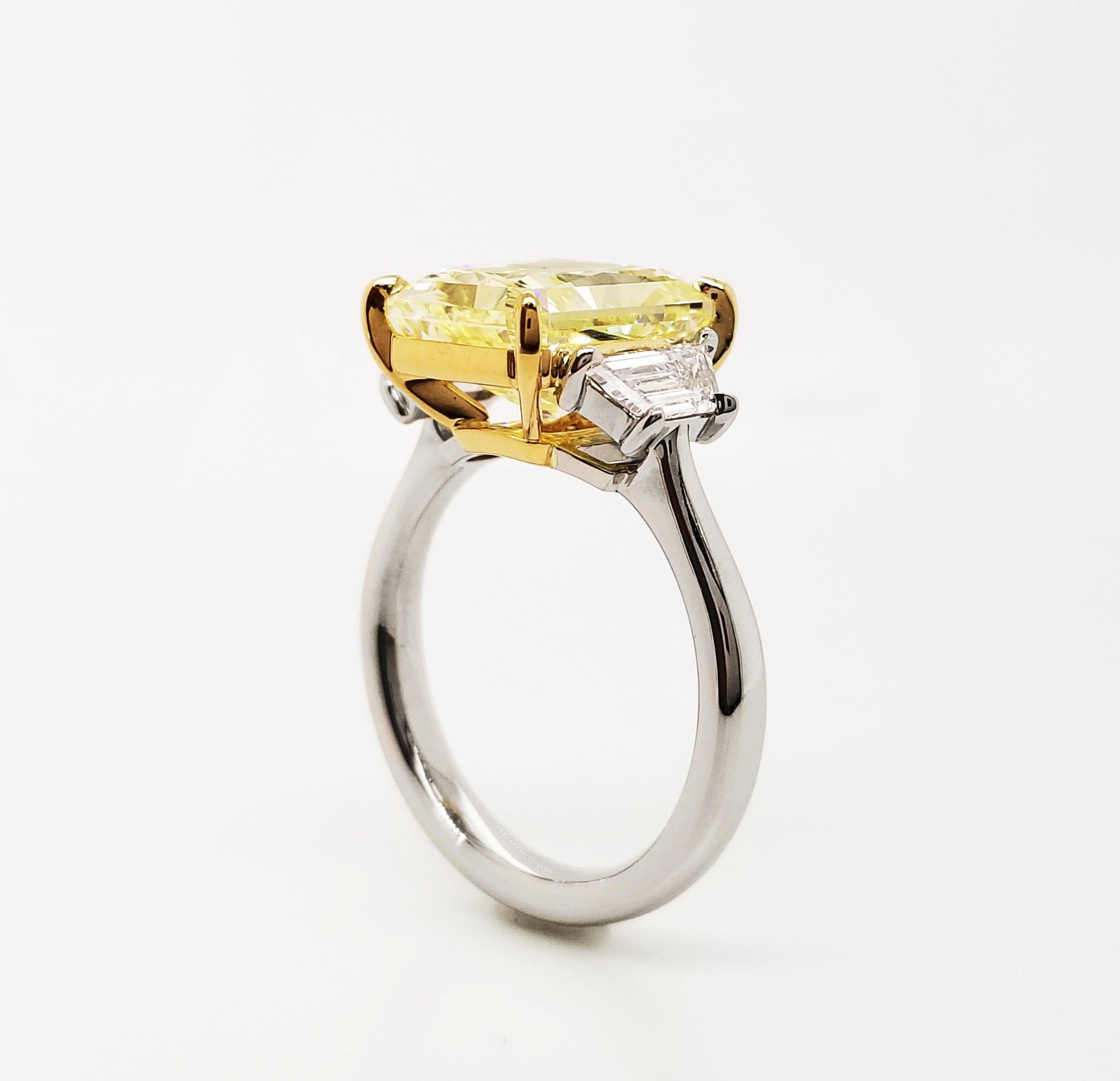 Contemporary Scarselli 5 Carat Fancy Yellow Diamond Ring in Platinum & 18k