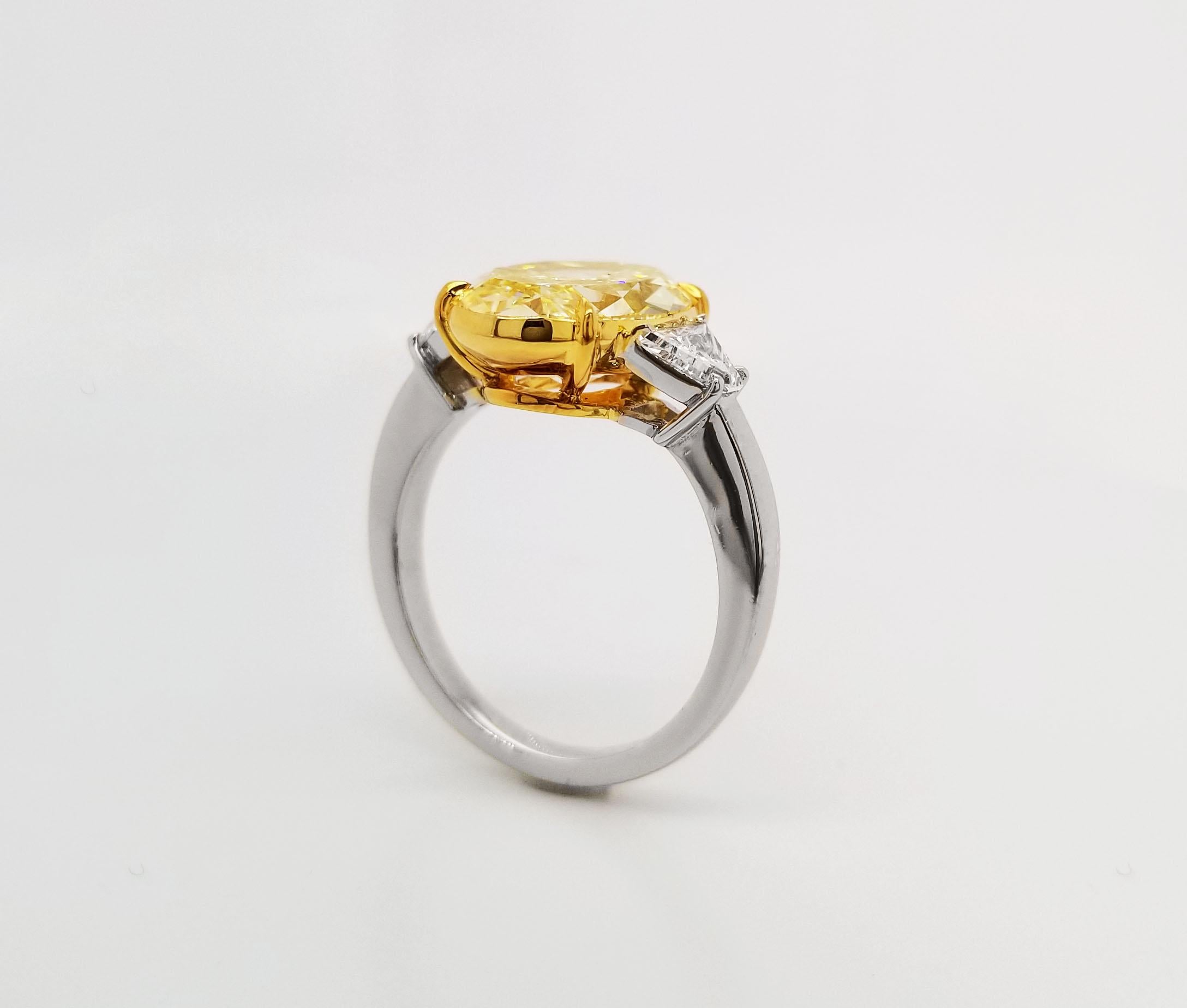 Contemporary Scarselli 5 Carat Fancy Yellow Diamond Ring in Platinum & 18k
