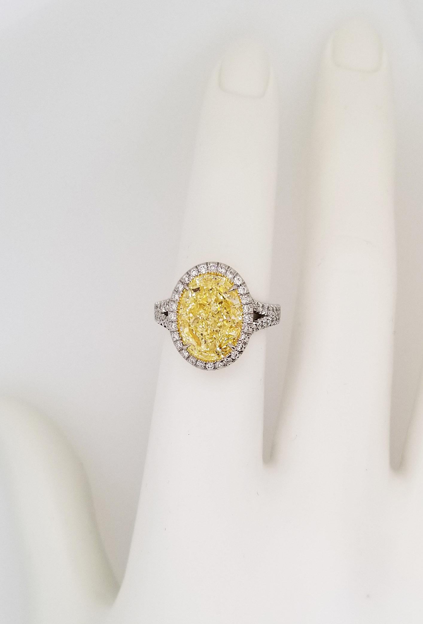 Contemporary SCARSELLI 5 Carat Oval Fancy Light Yellow Diamond Engagement Ring in Platinum