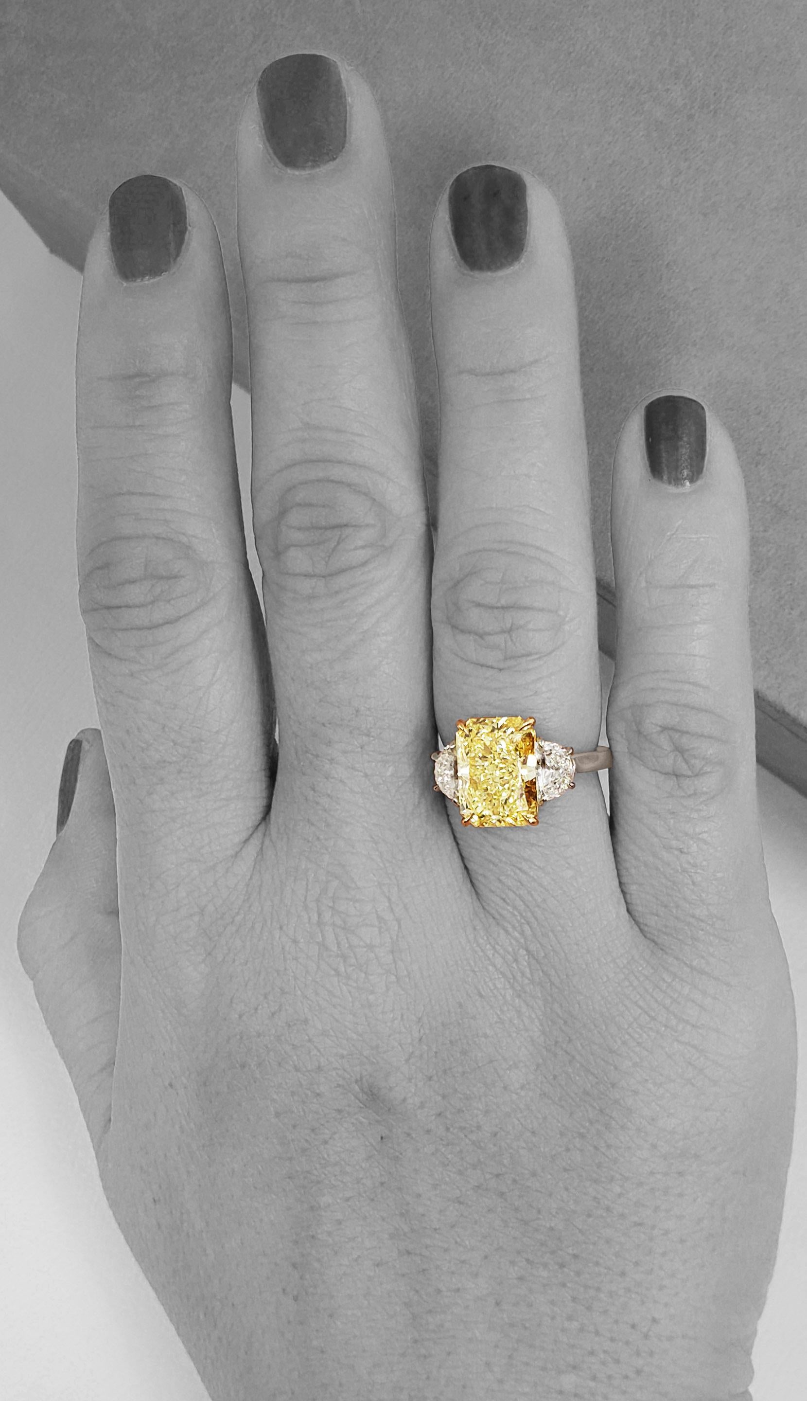 Contemporary Scarselli 5 Carat Fancy Intense Yellow Diamond Ring in Platinum GIA Certified