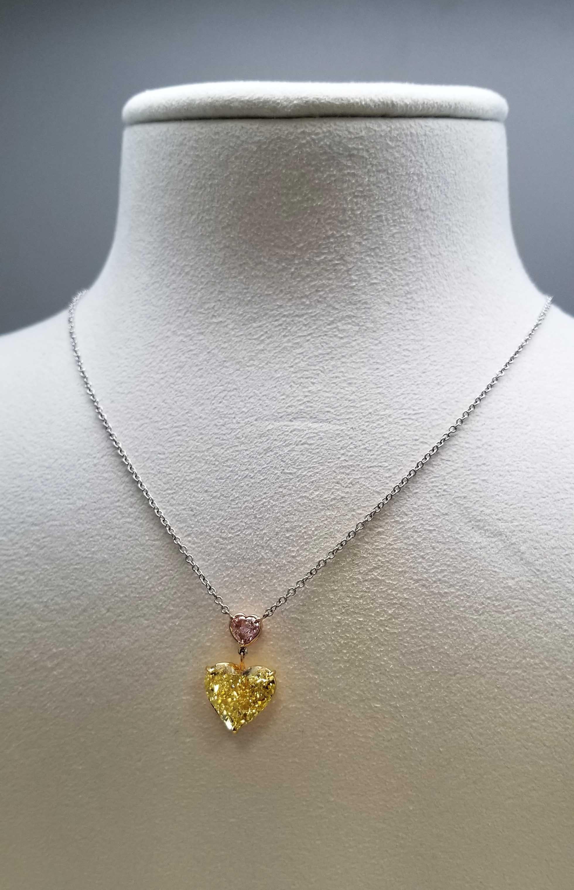 SCARSELLI 6 Karat Fancy Vivid Gelbes Diamant-Halsband GIA zertifiziert (Herzschliff) im Angebot