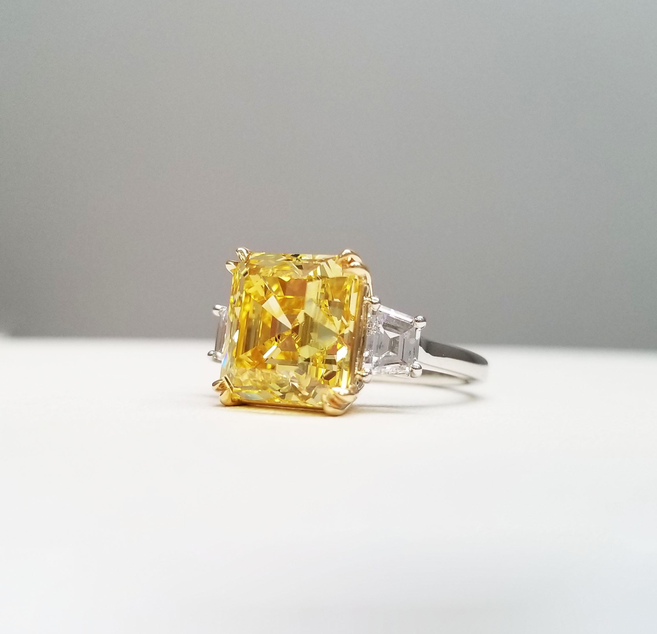 Contemporary Scarselli 6 Carat Fancy Vivid Yellow Emerald Cut Diamond Ring in Platinum