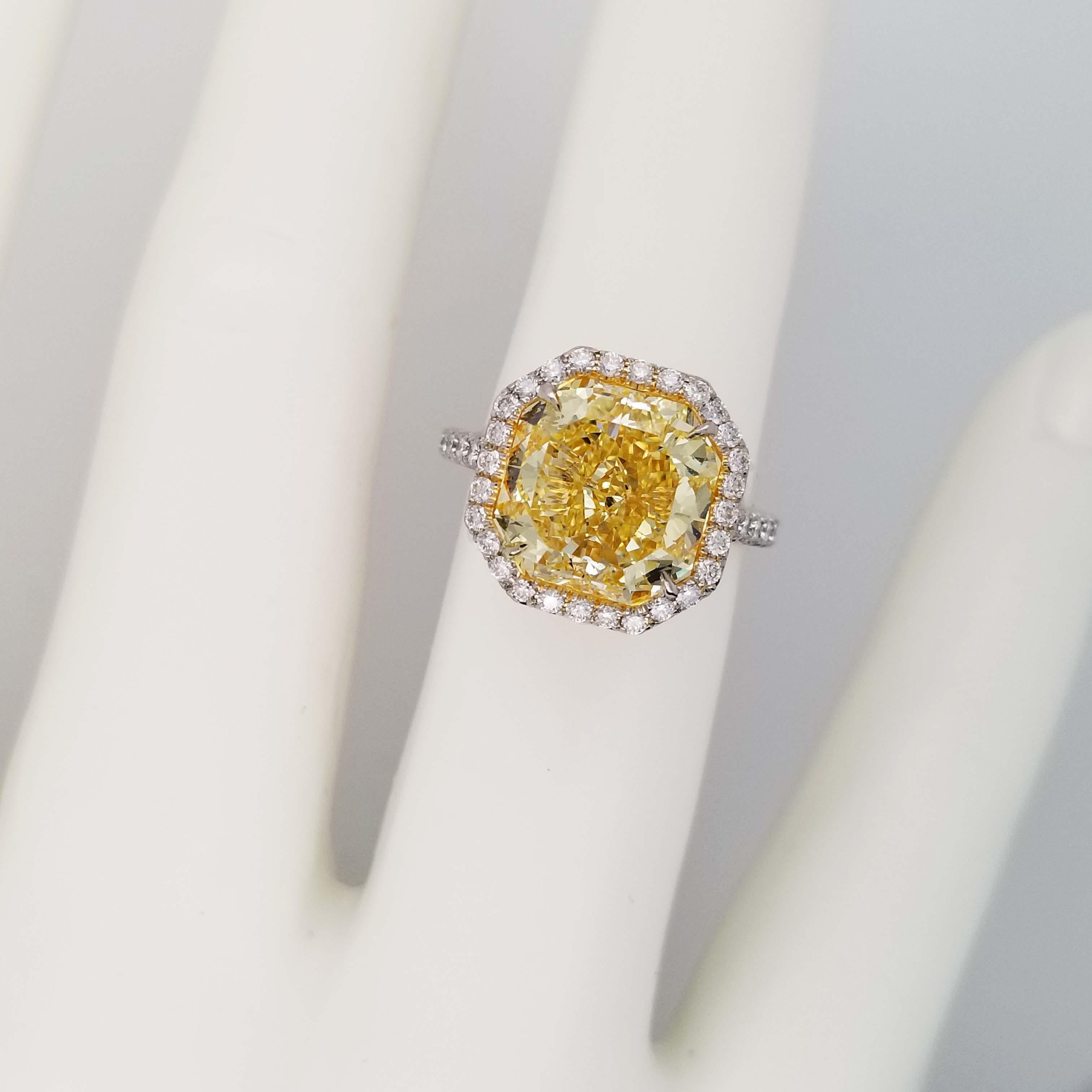 Contemporary Scarselli 6 Carat Fancy Yellow Diamond Ring in Platinum For Sale