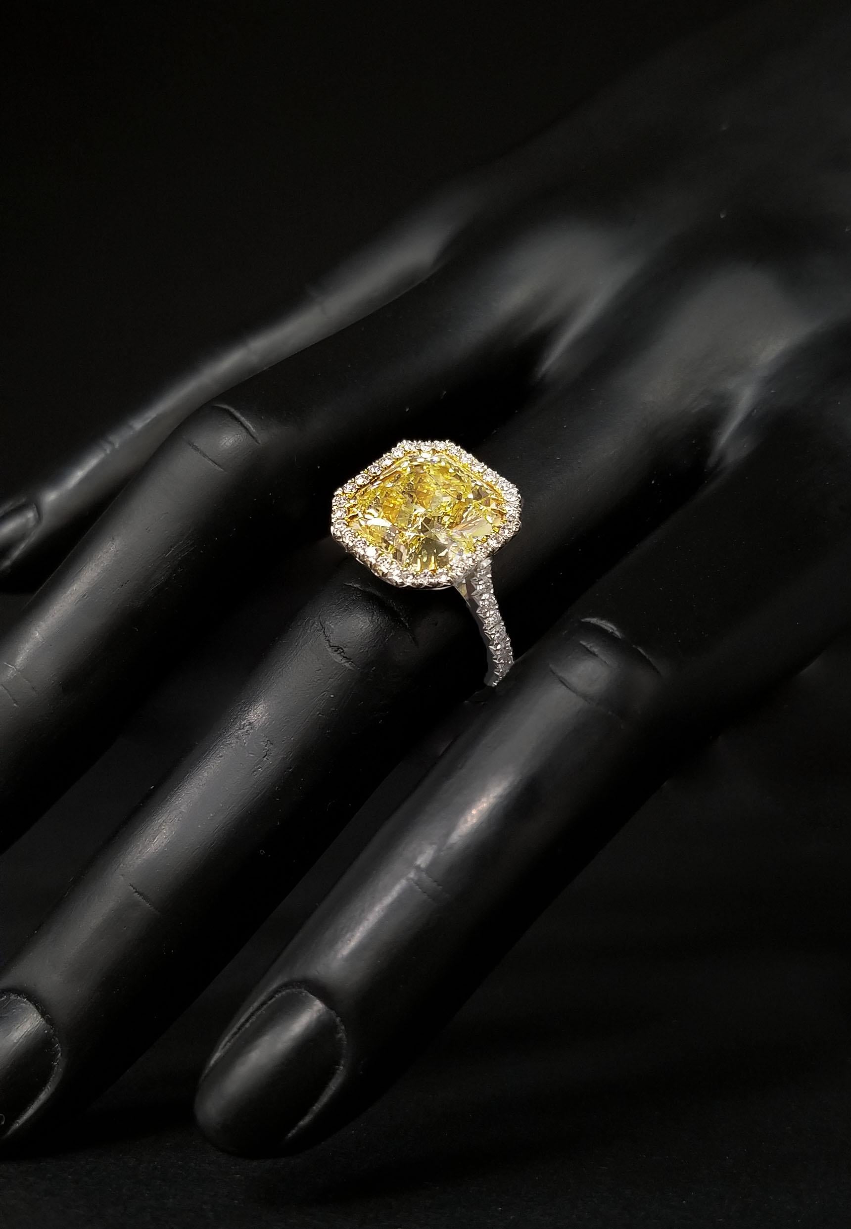 Contemporary Scarselli 7 Carat Fancy Intense Yellow Diamond Ring in Platinum For Sale