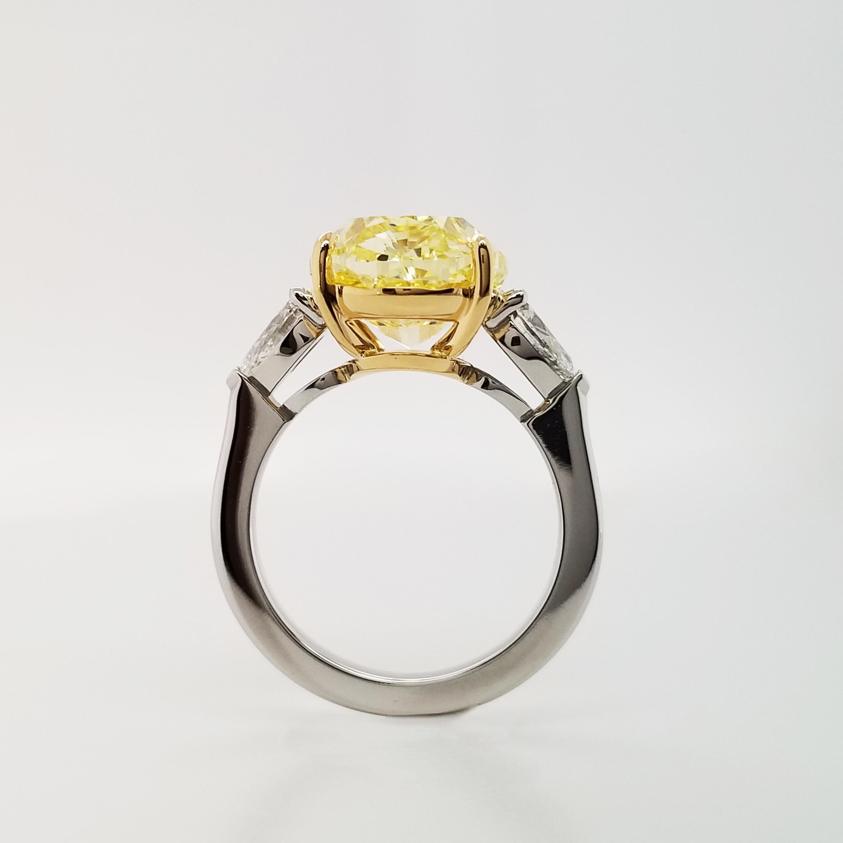 Contemporary Scarselli 8 Carat Fancy Intense Yellow Diamond GIA in a Platinum Engagement Ring
