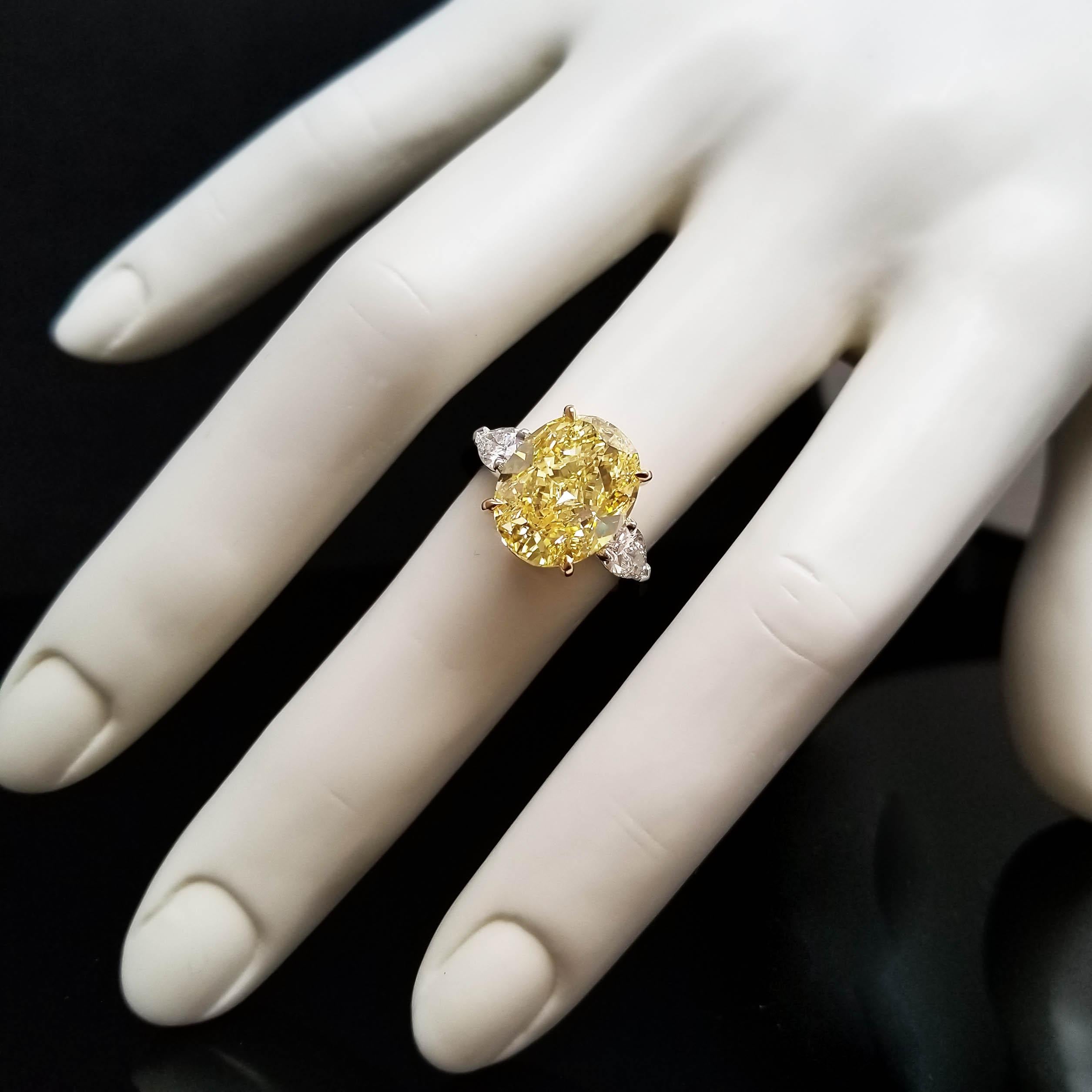 Women's or Men's Scarselli 8 Carat Fancy Intense Yellow Diamond GIA in a Platinum Engagement Ring