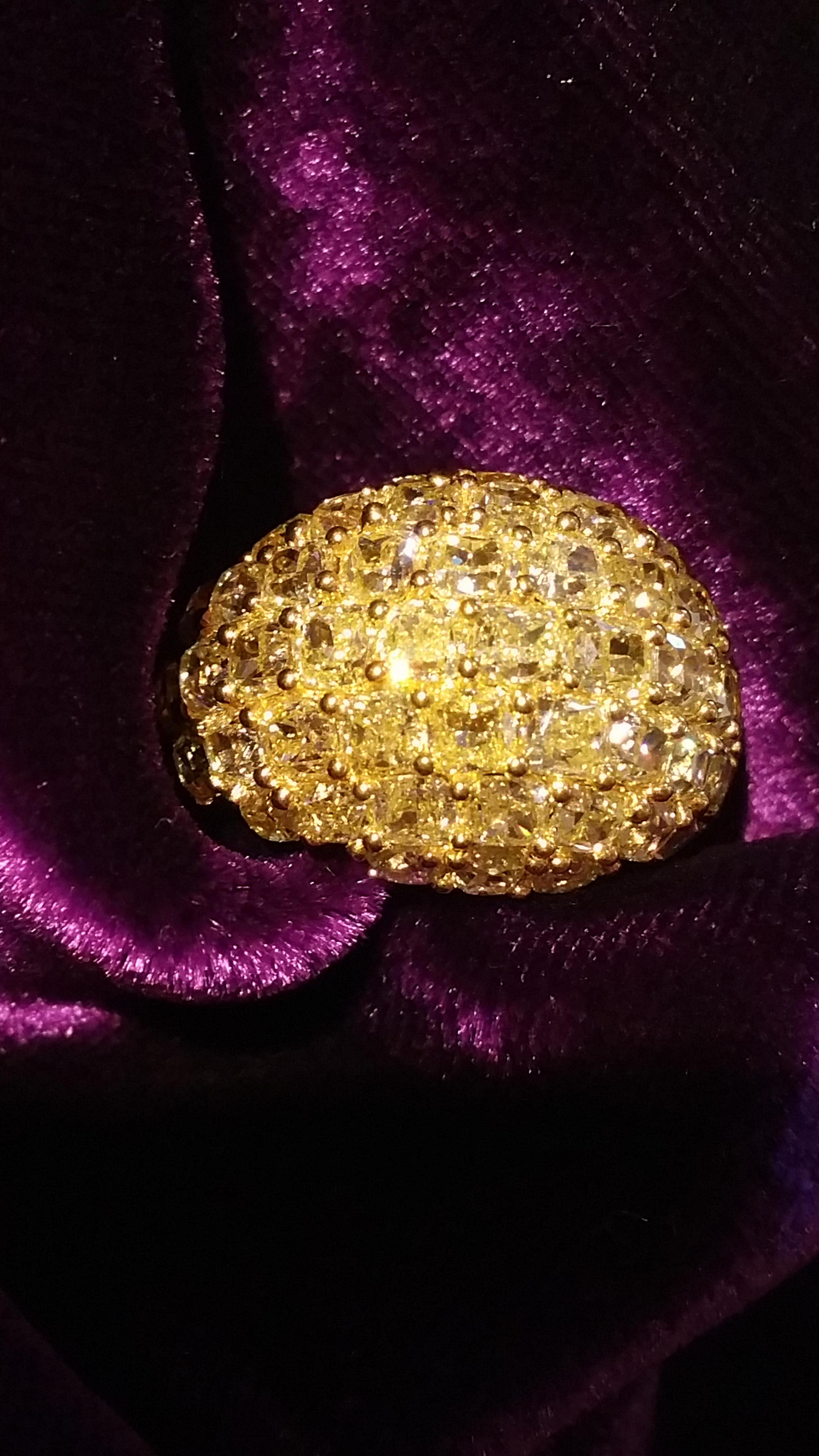 Scarselli 8,22 Karat Ausgefallenes gelbes Fancy-Kissen  Diamant Bombe Dome Ring  im Zustand „Neu“ im Angebot in New York, NY