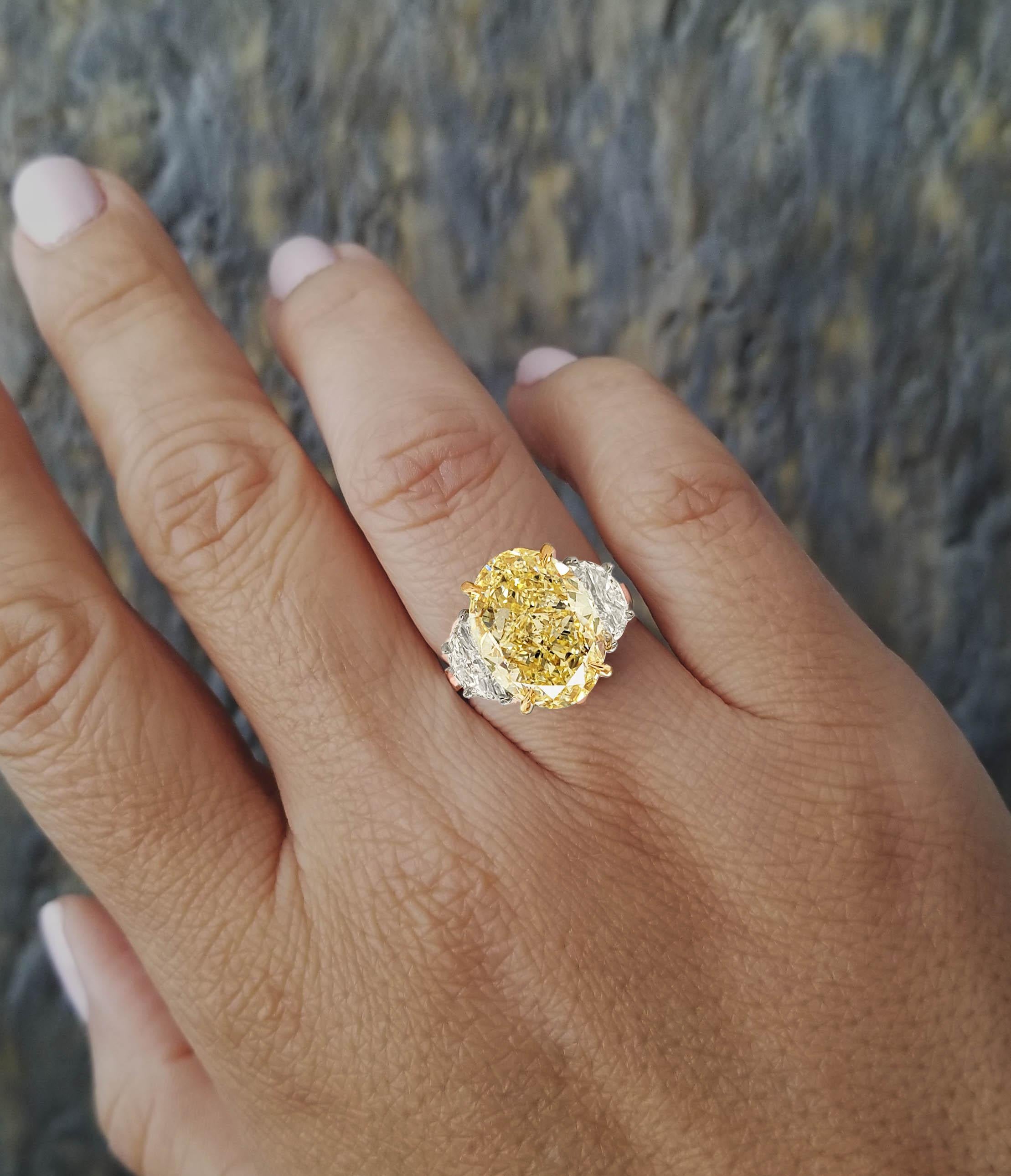 Scarselli Engagement Ring 7 Carat Fancy Yellow Oval Diamond GIA Certified In New Condition In New York, NY