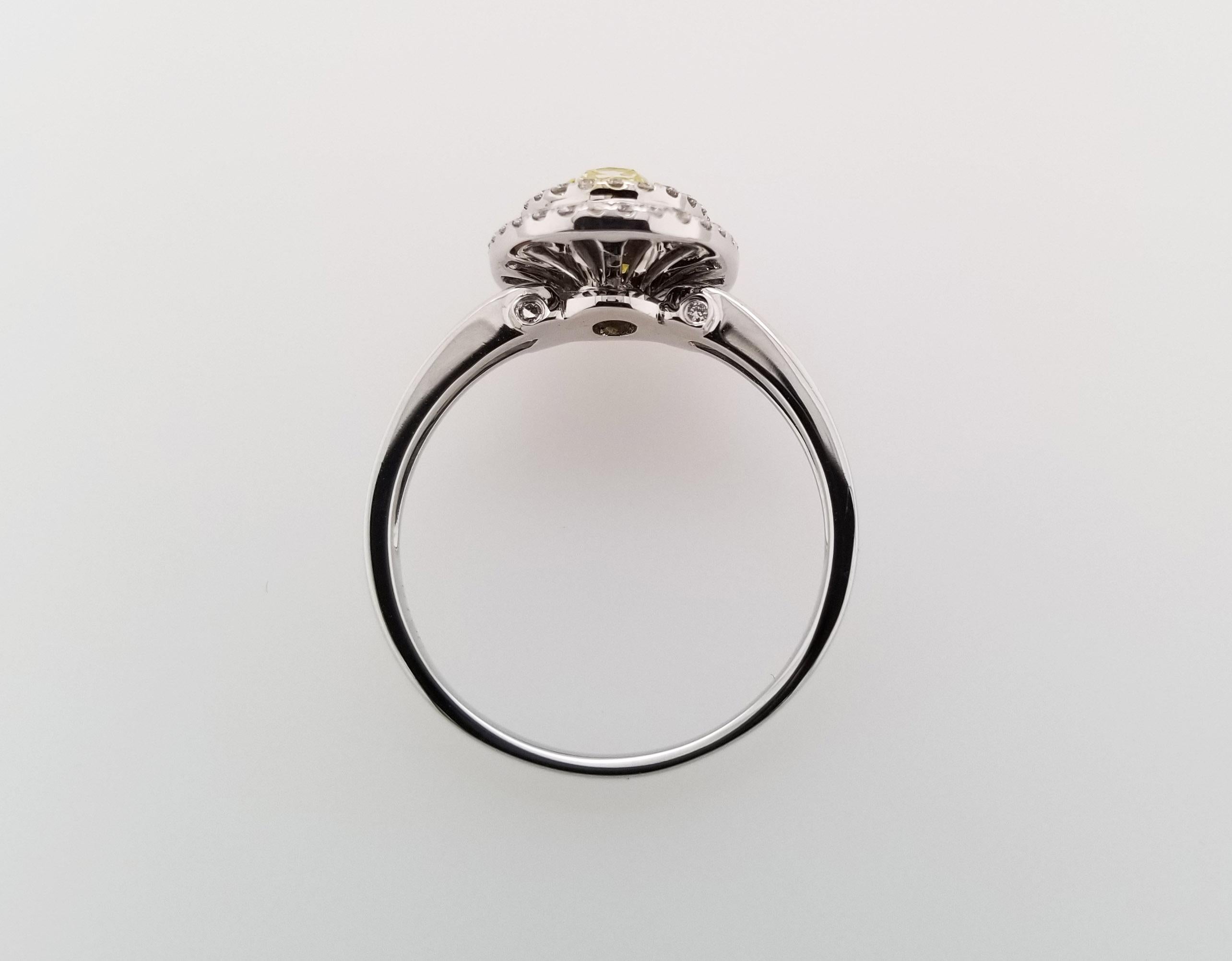 Mother's Day Gift Guide: Scarselli 1.20 Carat Fancy Light Yellow Diamond In New Condition For Sale In New York, NY