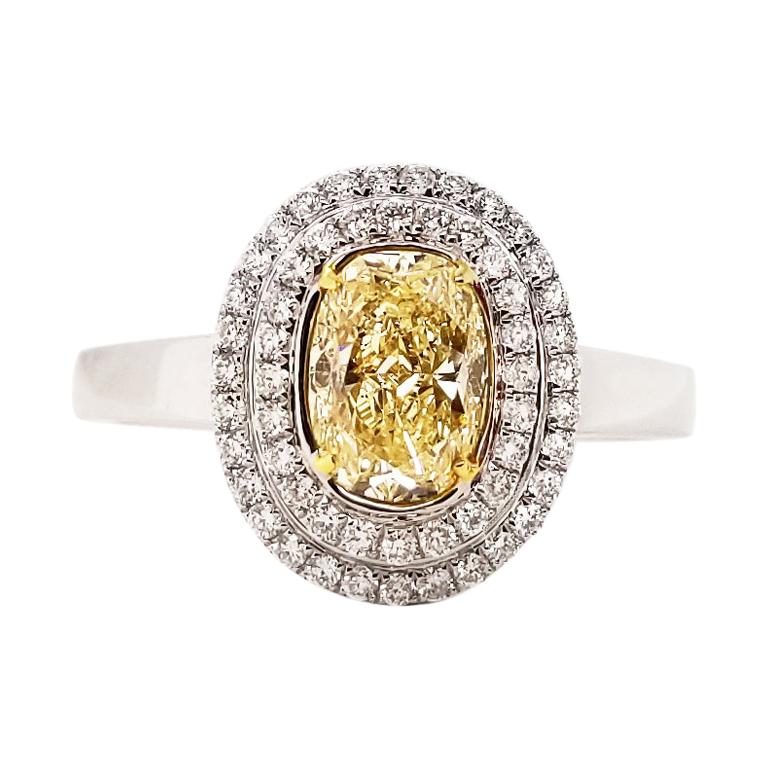 Idées cadeaux pour la fête des mères : Scarselli, diamant jaune clair fantaisie de 1,20 carat 