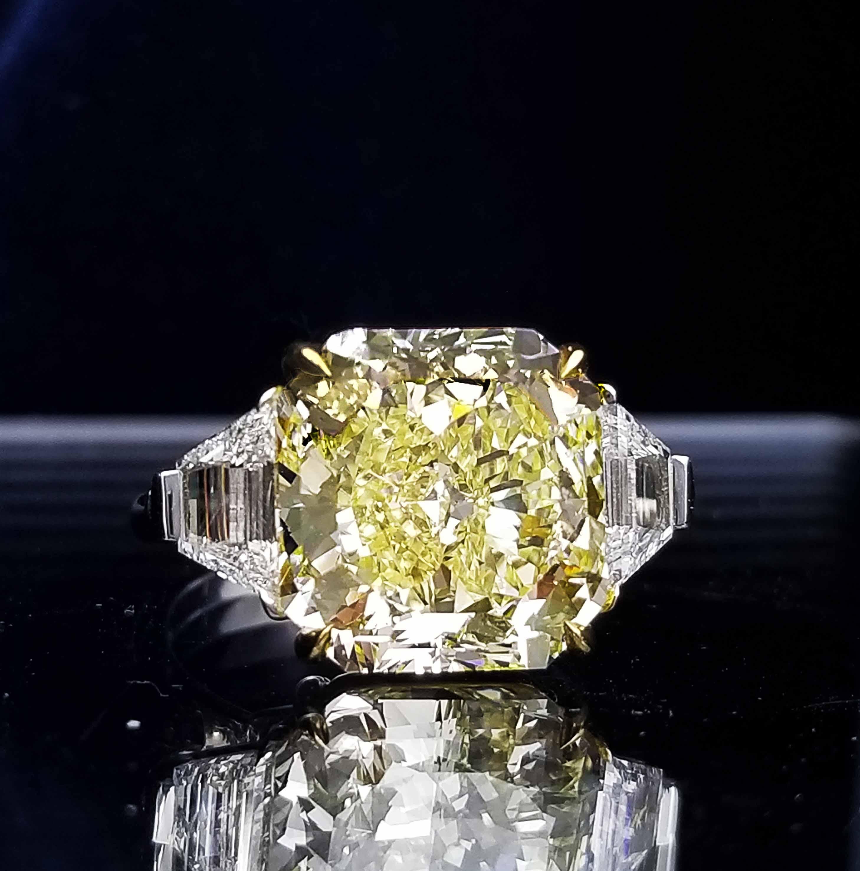 Contemporary Scarselli GIA Certified 8 Carats Yellow Radiant Cut Diamond Engagement Ring