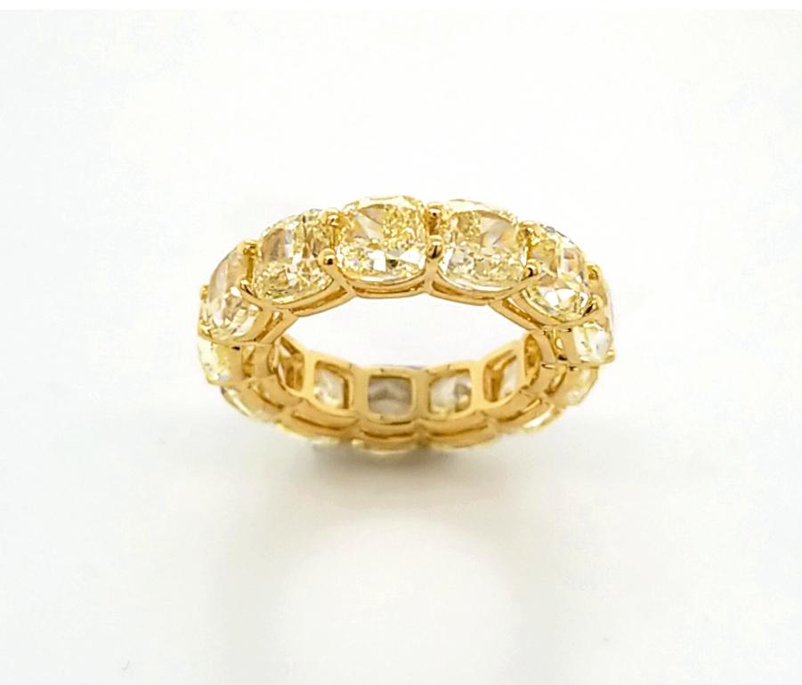 Scarselli GIA-Certified Fancy Light Yellow Diamond Eternity Band 18k Yellow Gold In New Condition For Sale In New York, NY