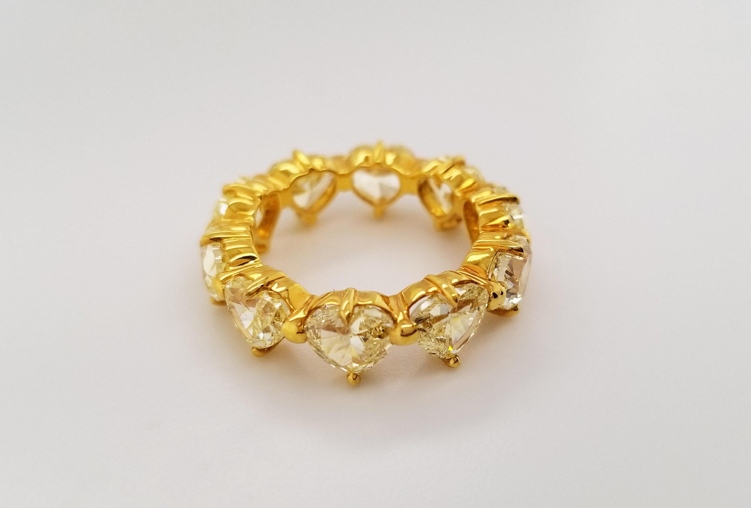 Heart Cut Scarselli Heart Band Ring in 18 Karat Gold with Natural Yellow Diamonds