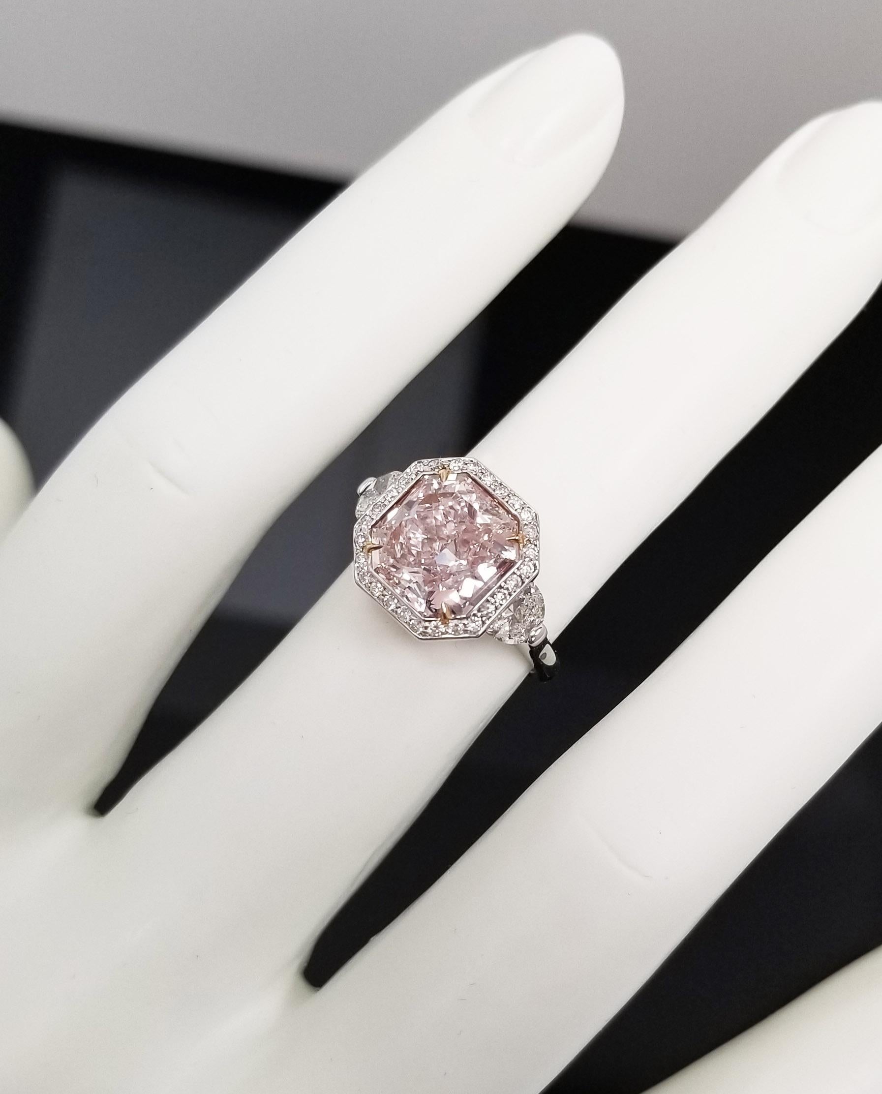 Contemporary Scarselli 4 Carat Fancy Light Orangey Pink Diamond Ring