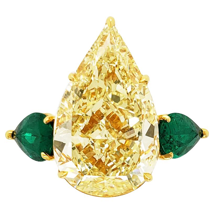 Scarselli Ring 14 Carat Pear Shape Yellow Diamond with Emeralds