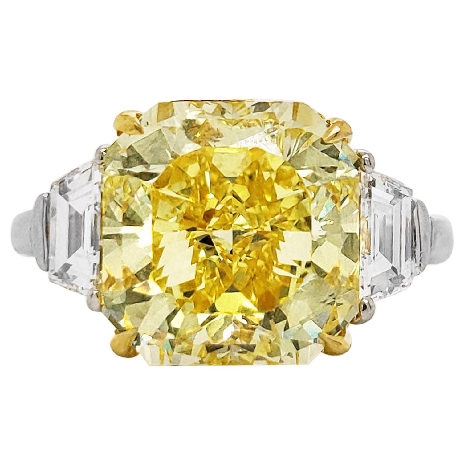 Scarselli Ring 5 Carat Fancy Vivid Yellow Radiant Cut Diamond in Platinum For Sale