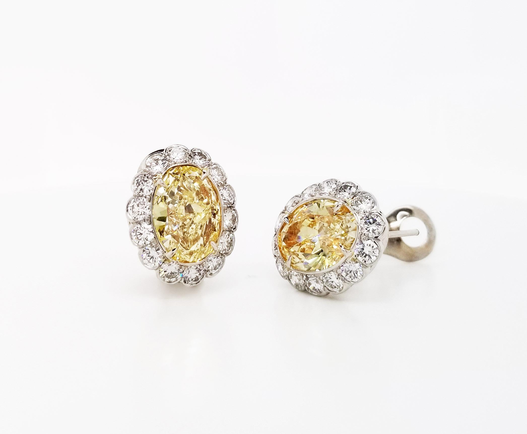 Contemporary Scarselli Stud Earrings with 4 Carat Fancy Yellow Diamonds GIA