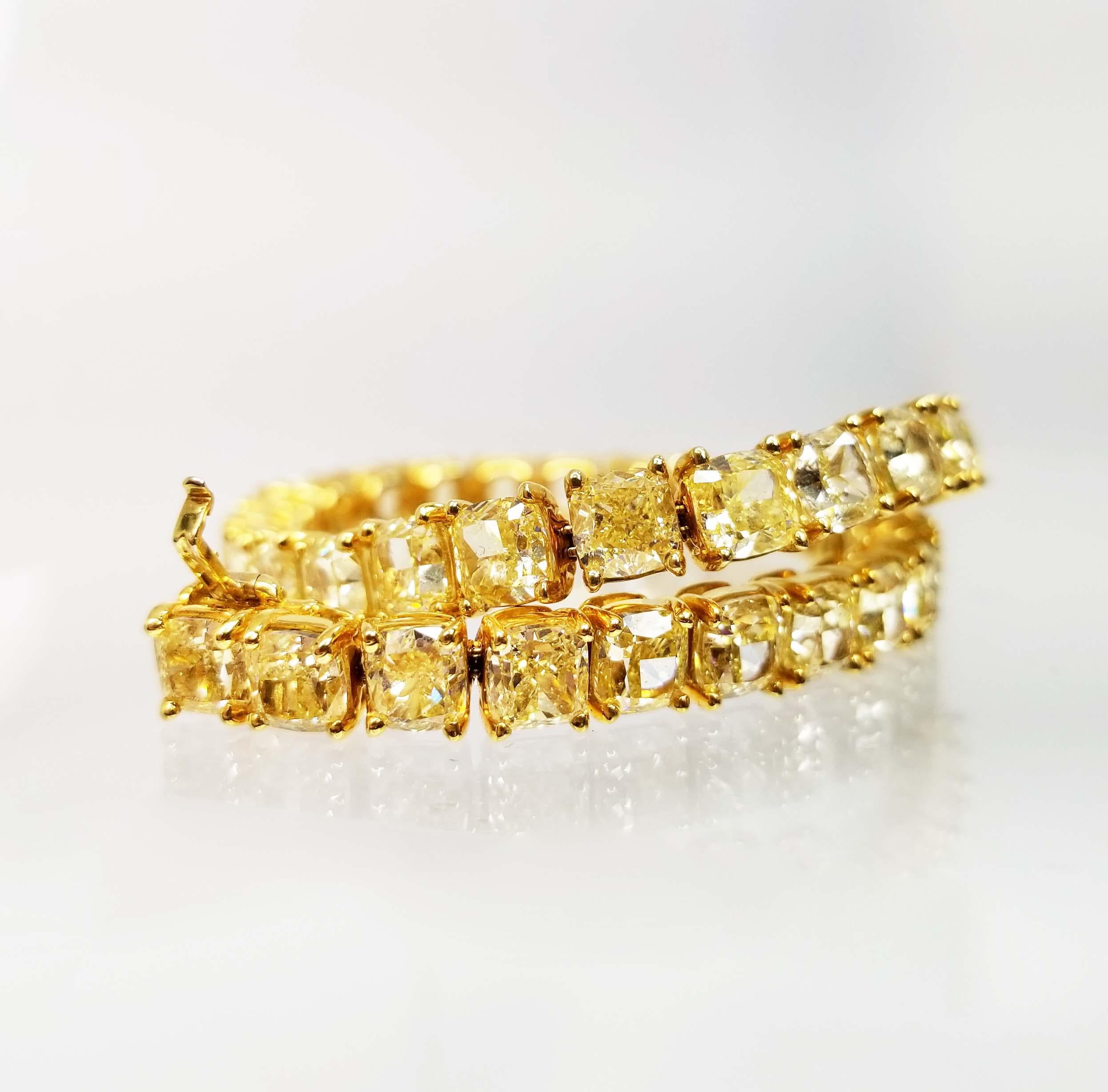 32+ Carat Natural Fancy Yellow Cushion-Cut Diamond Tennis Bracelet GIA Scarselli For Sale 2