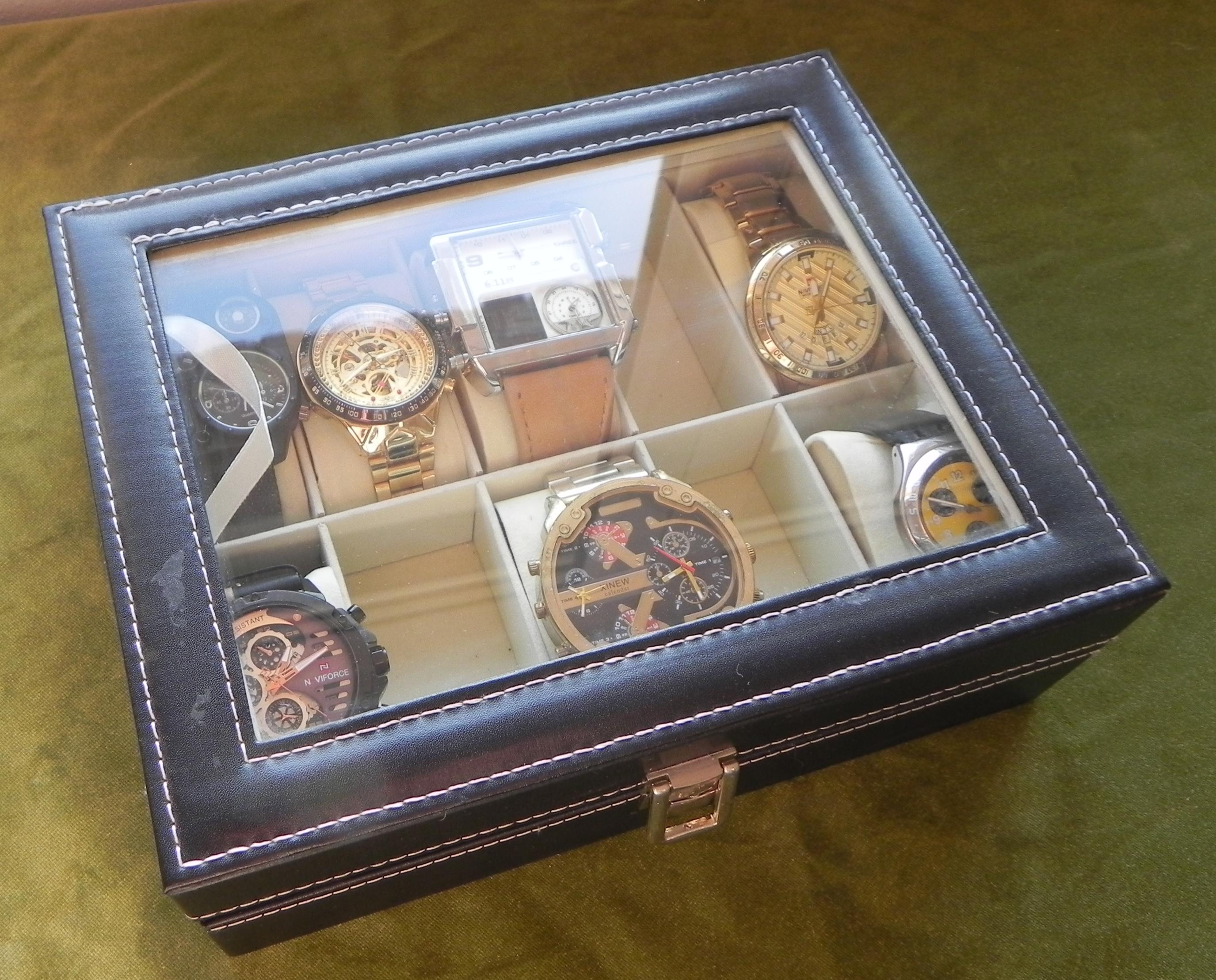 scatola 7 orologi grandi dimensioni, da uomo. (Moderne) im Angebot