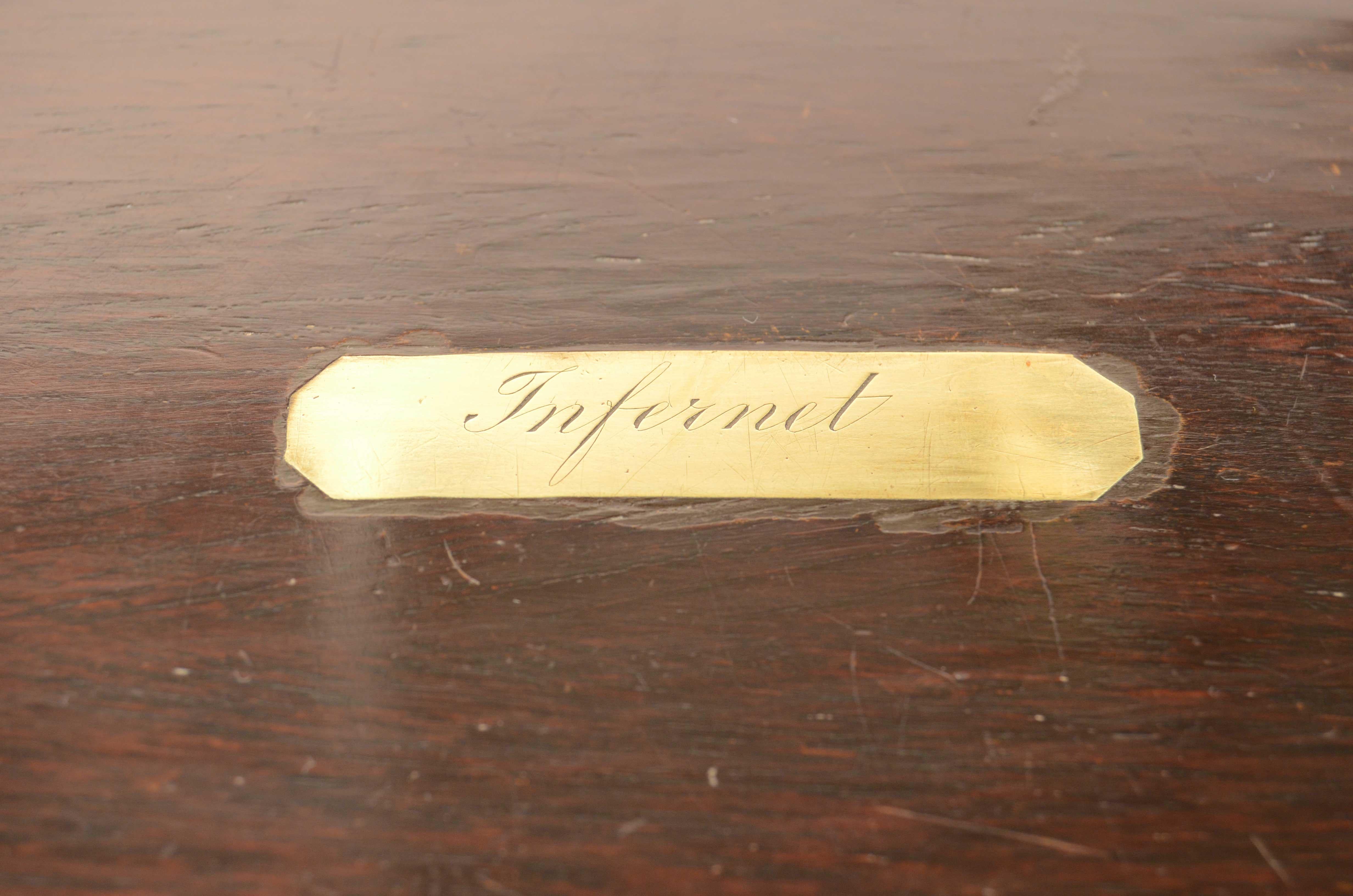 Coffret de boussoles en bois avec placage de palissandre vers 1870 en vente 10