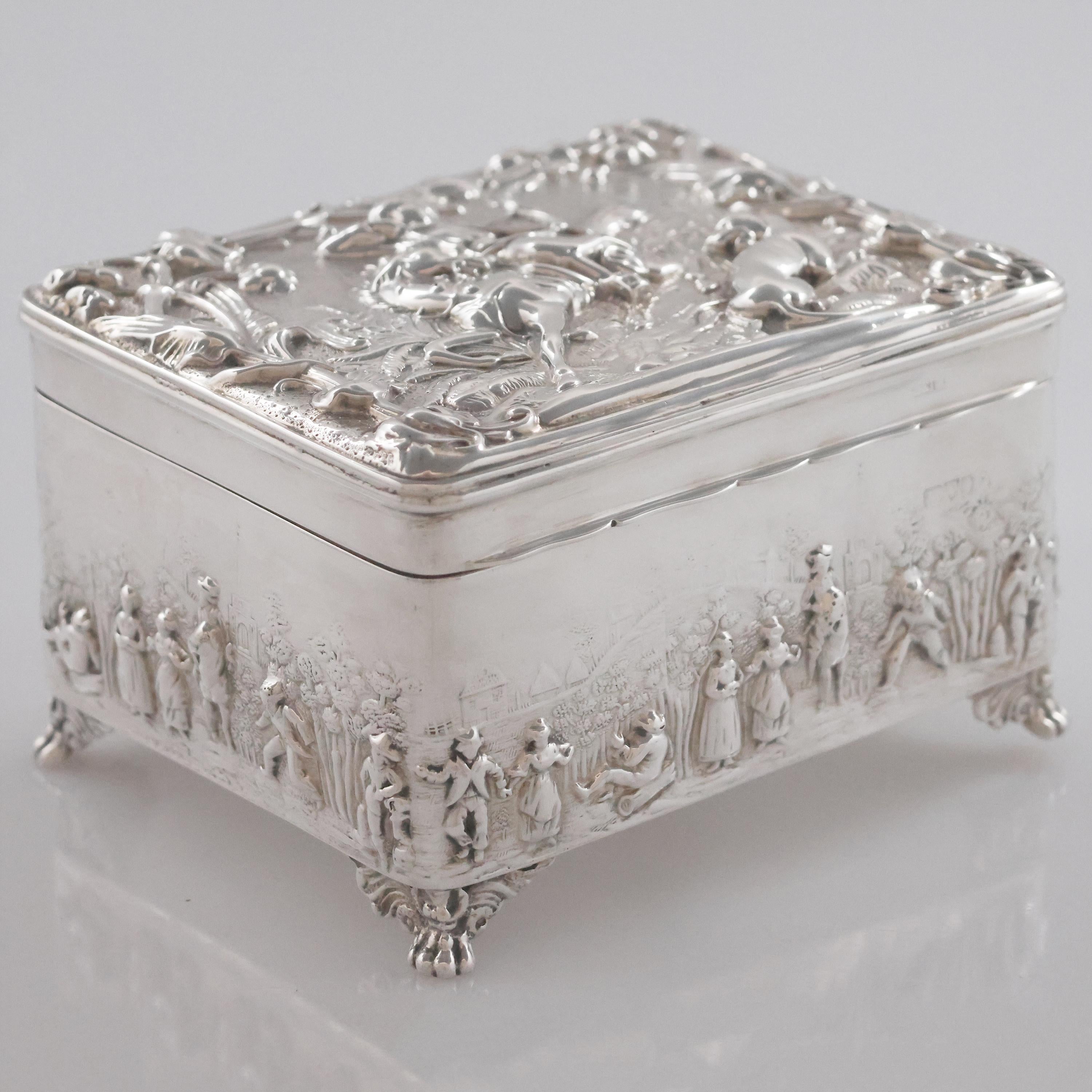 Late Victorian Scatola in argento sterling Regina Vittoria, Chester, 1890-1899