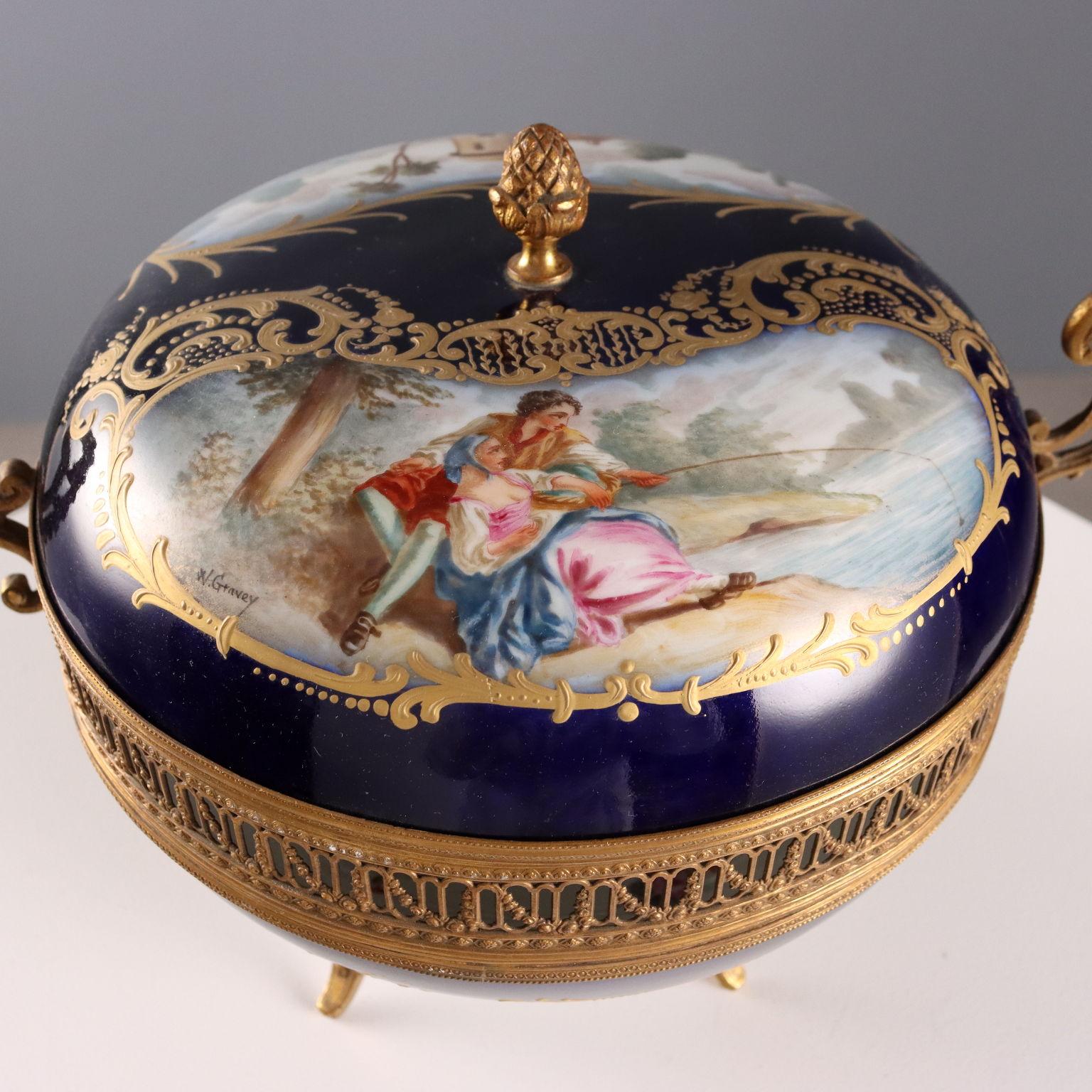 Francese Scatola in Bronzo e Porcellana Blu Cobalto Francia Primi '900 in vendita