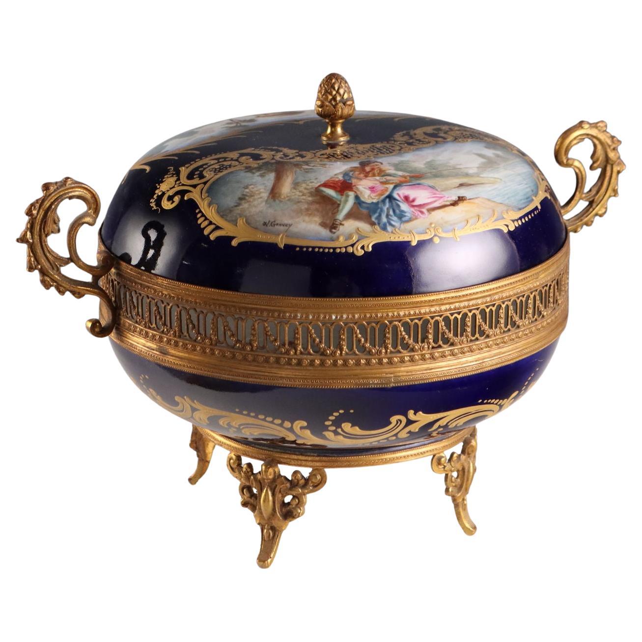 Scatola in Bronzo e Porcellana Blu Cobalto Francia Primi '900 in vendita